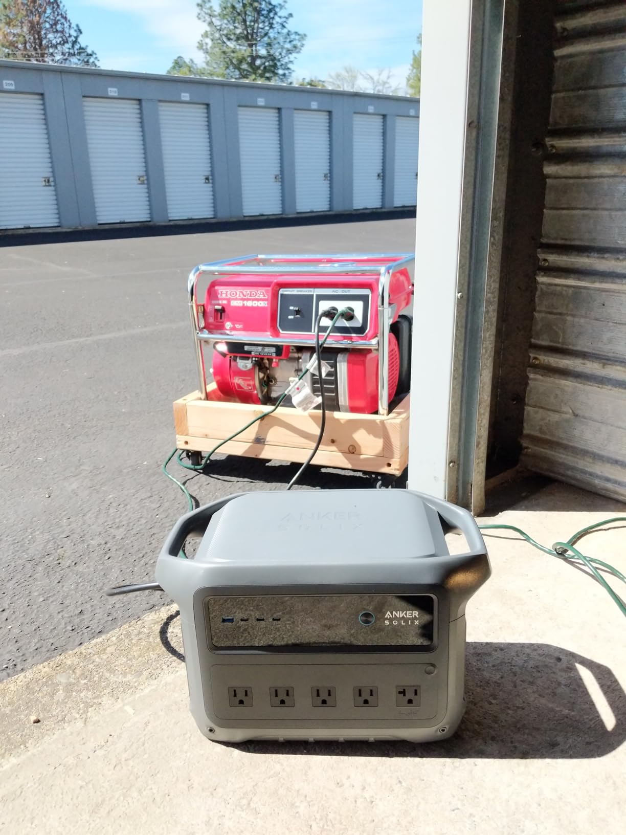 Anker SOLIX C1000 Gen 2 Portable Power Station, 2,000W (Peak 3,000W) Solar Generator, Full Charge in 49 Min, 1,024Wh LiFePO4 Battery for Home Backup, Power Outages, and Camping customer photo 1