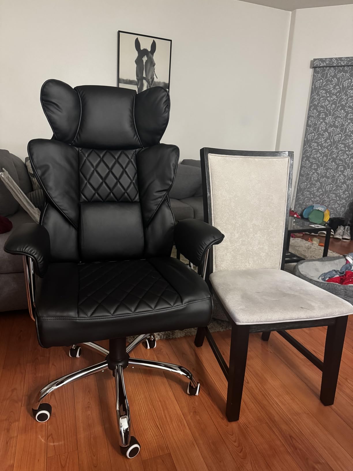 COMHOMA Big and Tall Office Chair, High Back Leather Gaming Chair with Footrest, Executive Ergonomic Office Chair with Pocket Spring Lumbar Support customer photo 1