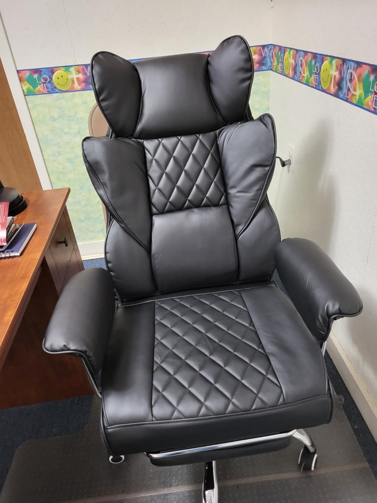 COMHOMA Big and Tall Office Chair, High Back Leather Gaming Chair with Footrest, Executive Ergonomic Office Chair with Pocket Spring Lumbar Support customer photo 2
