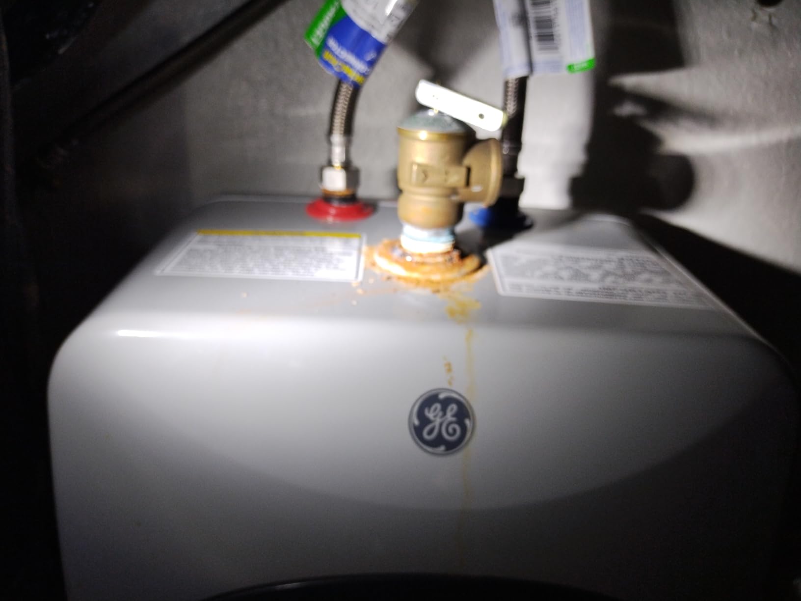 GE Appliances 6 Gallon Versatile Mini Tank Electric Water Heater with Adjustable Thermostat, Easily Installs Under Sink, 120V, GE06P08BAW customer photo 2