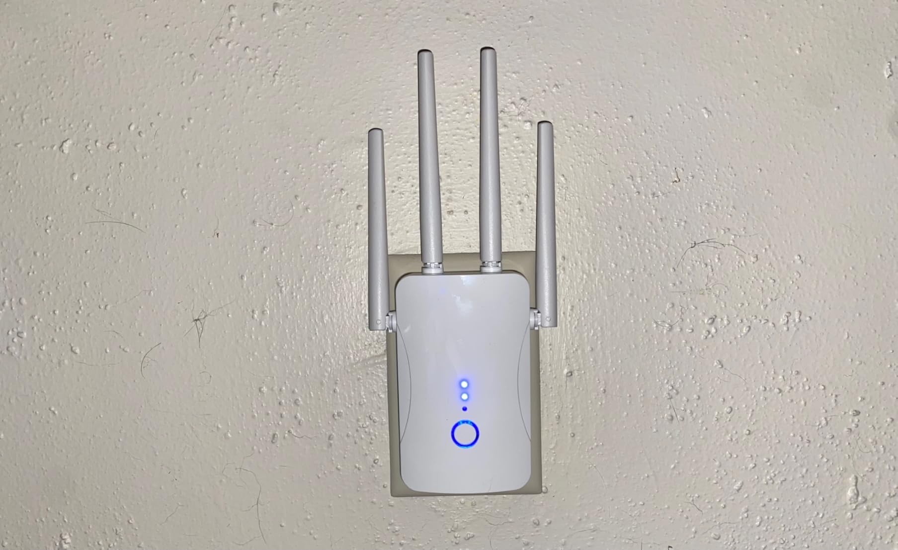 2026 WiFi Extender Signal Booster customer photo 1