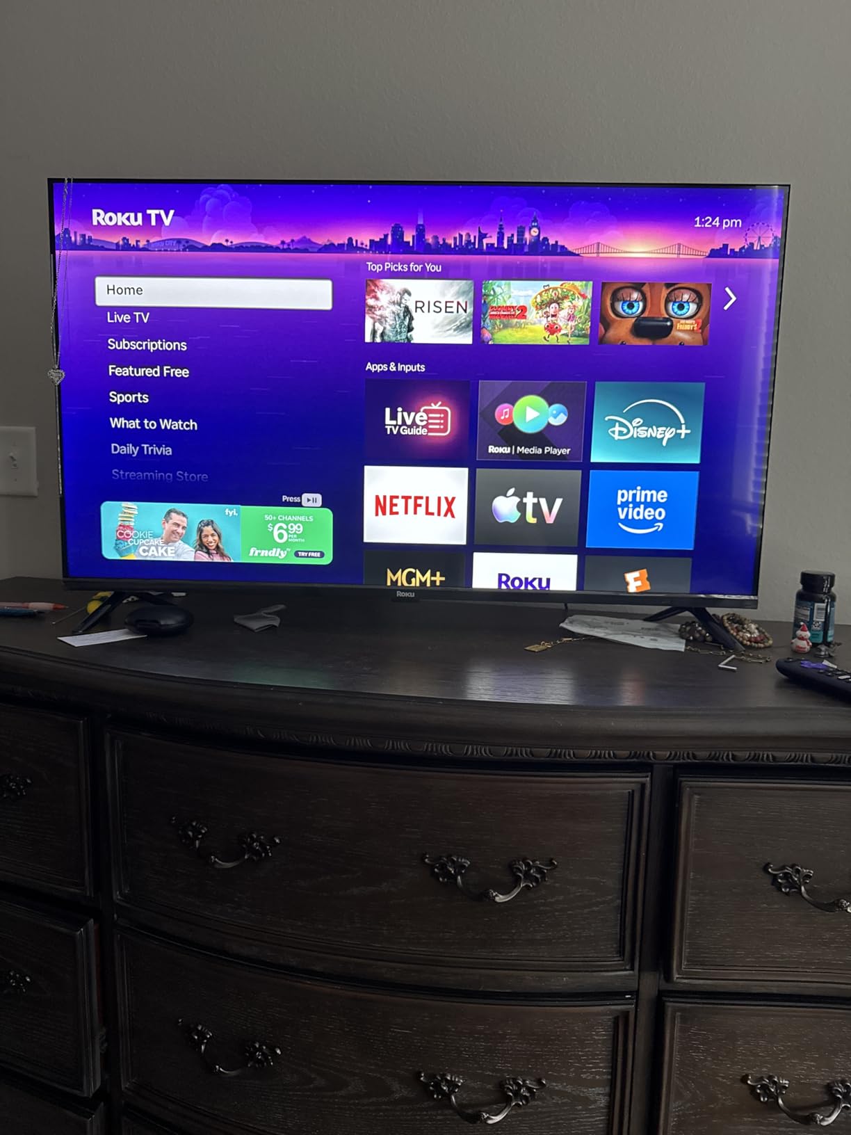 Roku Smart TV 2026 - 40-Inch Select Series, 1080p Full HD TV customer photo 2