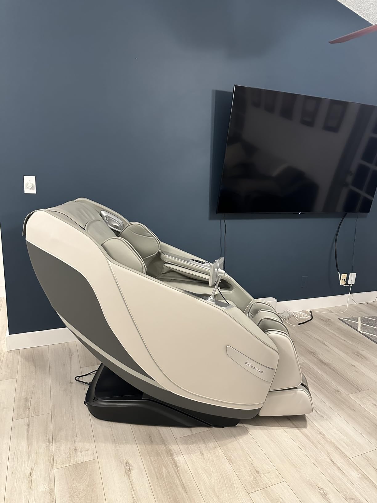 Stylish Massage Chair Full Body Zero Gravity Massage Chair Rocking Sleep Mode 3D SL Yoga Stretch Massage with Heat 12+ Modes customer photo 1