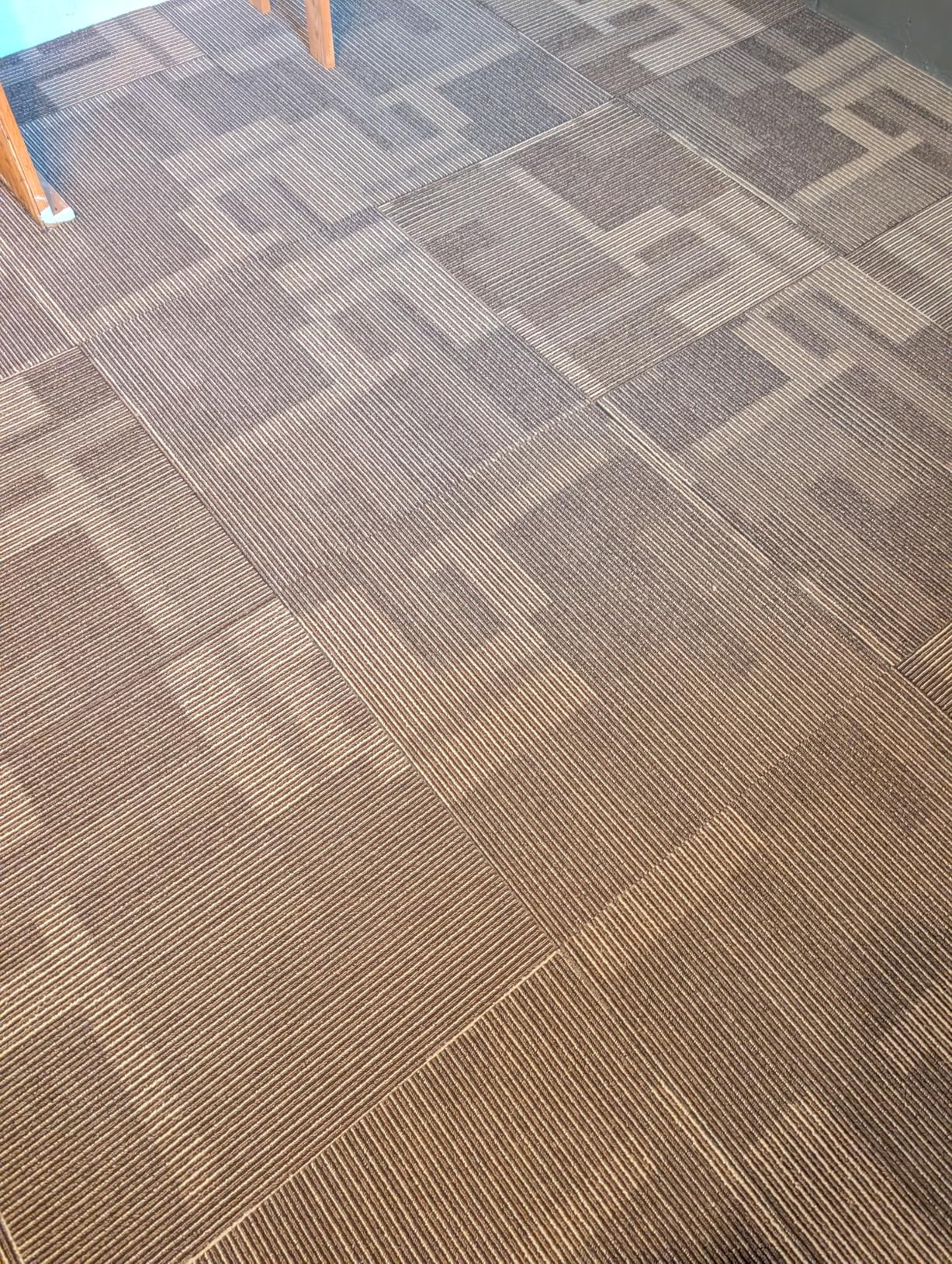 VEVOR Carpet Tiles Reusable 24x24 inch, 24 PCS Modular Carpet Square Rug, Commercial Floor Soft Padded for Seamless Cover 96sq.ft customer photo 2