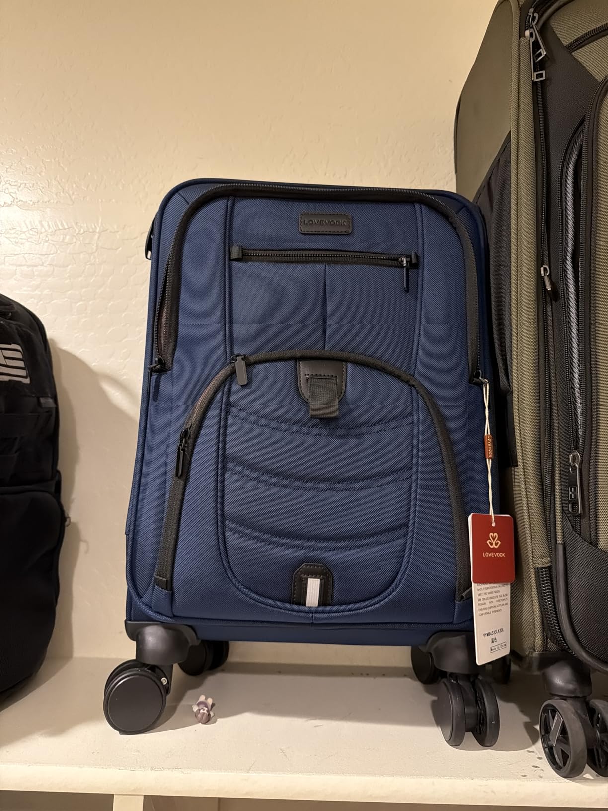 LOVEVOOK Business Softside Checked Luggage with 15.6/17.3 Inch Laptop Compartment, 24 Inch Checked Suitcase with Spinner Wheels, Large Capacity Luggage with TSA Lock - Navy Blue customer photo 2