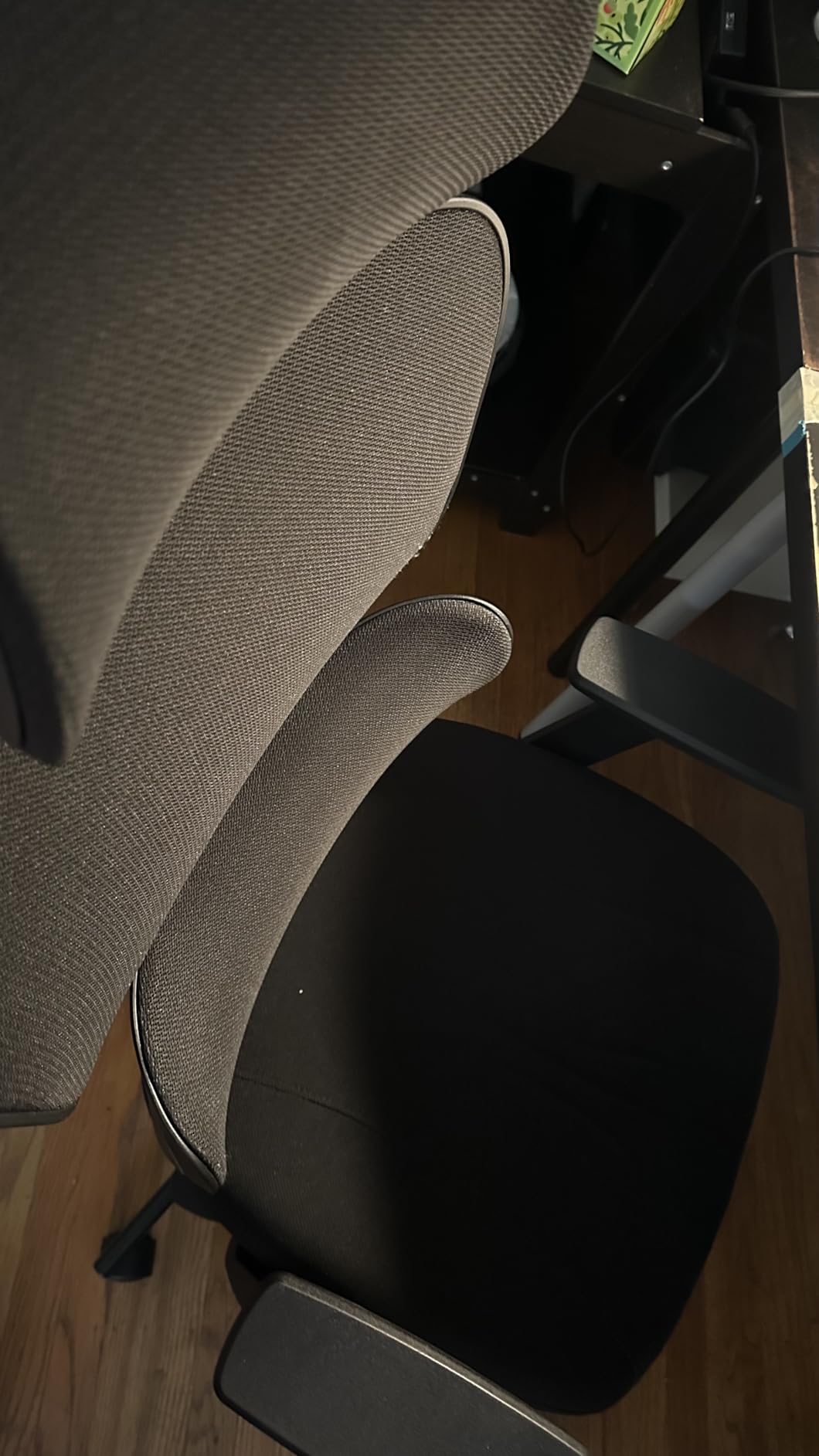 AreShark Ergonomic Office Chair - High Back Breathable Mesh Desk Chair with Lumbar Support & Adjustable Headrest - Rolling Swivel Reclining Comfy Computer Gaming Chair with 2D Armrests for Home Office customer photo 2