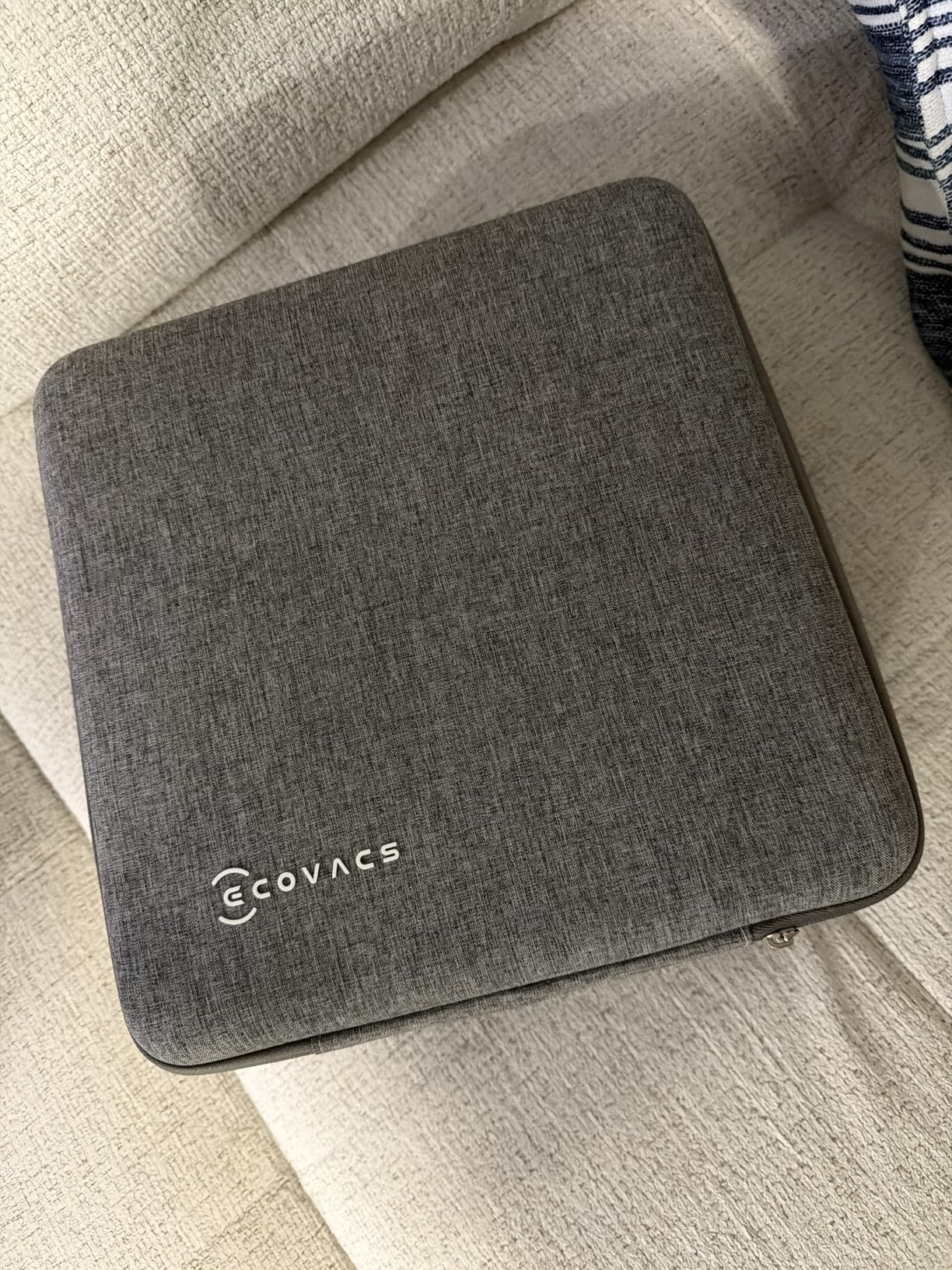 ECOVACS WINBOT W2S Window Cleaning Robot, Intelligent Edge-to-Edge Cleaning with TruEdge Scrubbers, 3 Water Nozzles, 10-Level Safety System, Win-SLAM 4.0 Route Planning, Even Climbing System customer photo 2