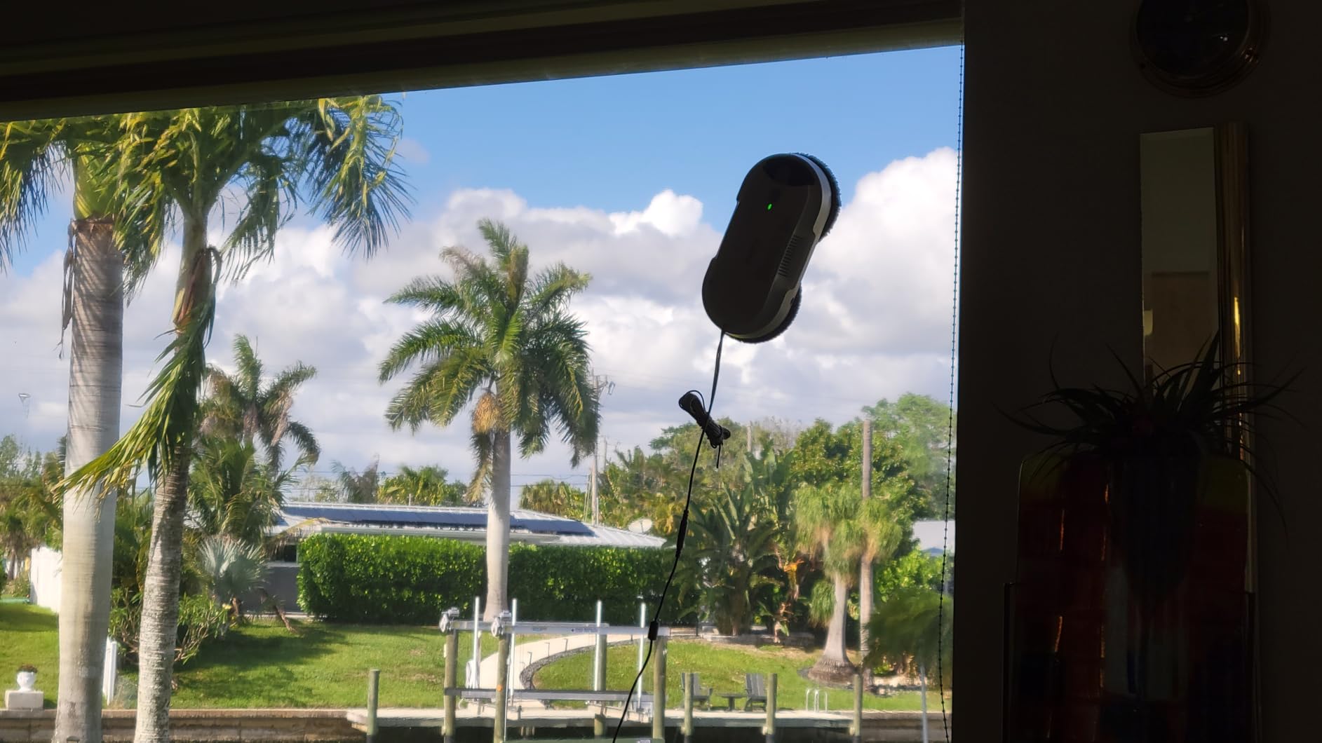 Window Cleaning Robot - 2400-3200Pa Suction, Dual Ultrasonic Spray, 85ml Tank, Edge Detection, Anti-Drop, 3 Cleaning Modes for Streak-Free Glass customer photo 2