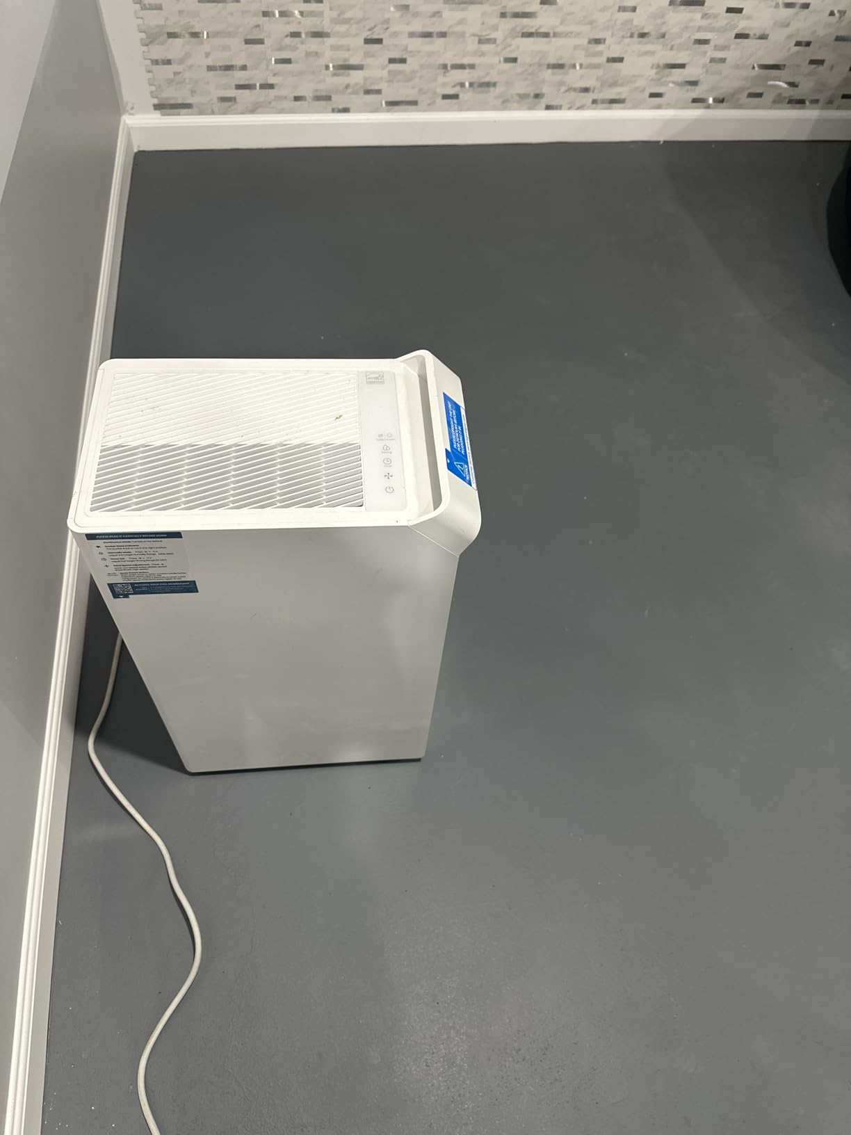 4,000 Sq.Ft Most Efficient Energy Star 2024 Dehumidifier,Vellgoo Max 64 Pint/D Dehumidifier for Basement with Drain Hose, Smart Humidity Control, for Home, Bathroom, Garage customer photo 2