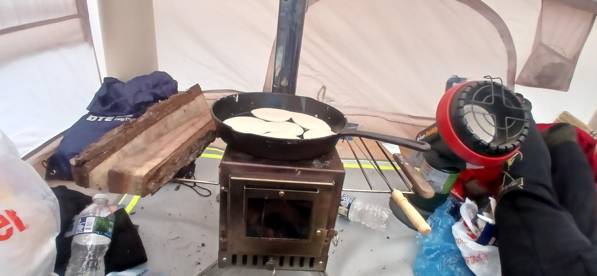 Aoxun Inflatable Camping Tent for 4-8 Person, Instant Setup Family Size Tent, Waterproof Windproof Outdoor Shelter with UV Protection, Lightweight Portable for Camping, Beach, Festivals customer photo 2