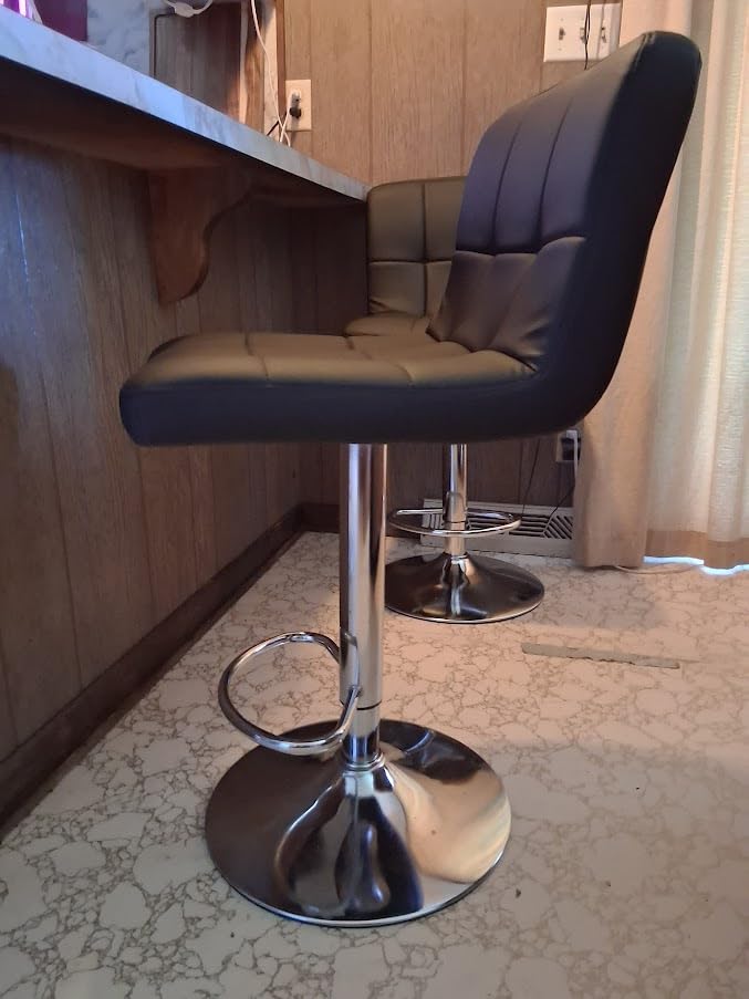 DUMOS Bar Stools Set of 4, 24 inch Counter Height Bar Stools, Upholstered Modern Kitchen Barstools with Metal Base, PU Leather Saddle Stools for Kitchen Island, Snowy White customer photo 1