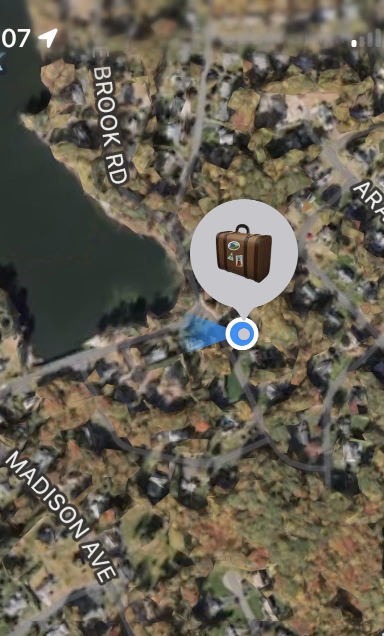 Apple AirTag (2nd Generation): Tracker for Keychain, Wallet, and More; Locator with Sound; Simple One-Tap Setup with iPhone or iPad; Key Finder with up to 1.5X Precision Finding Range customer photo 2
