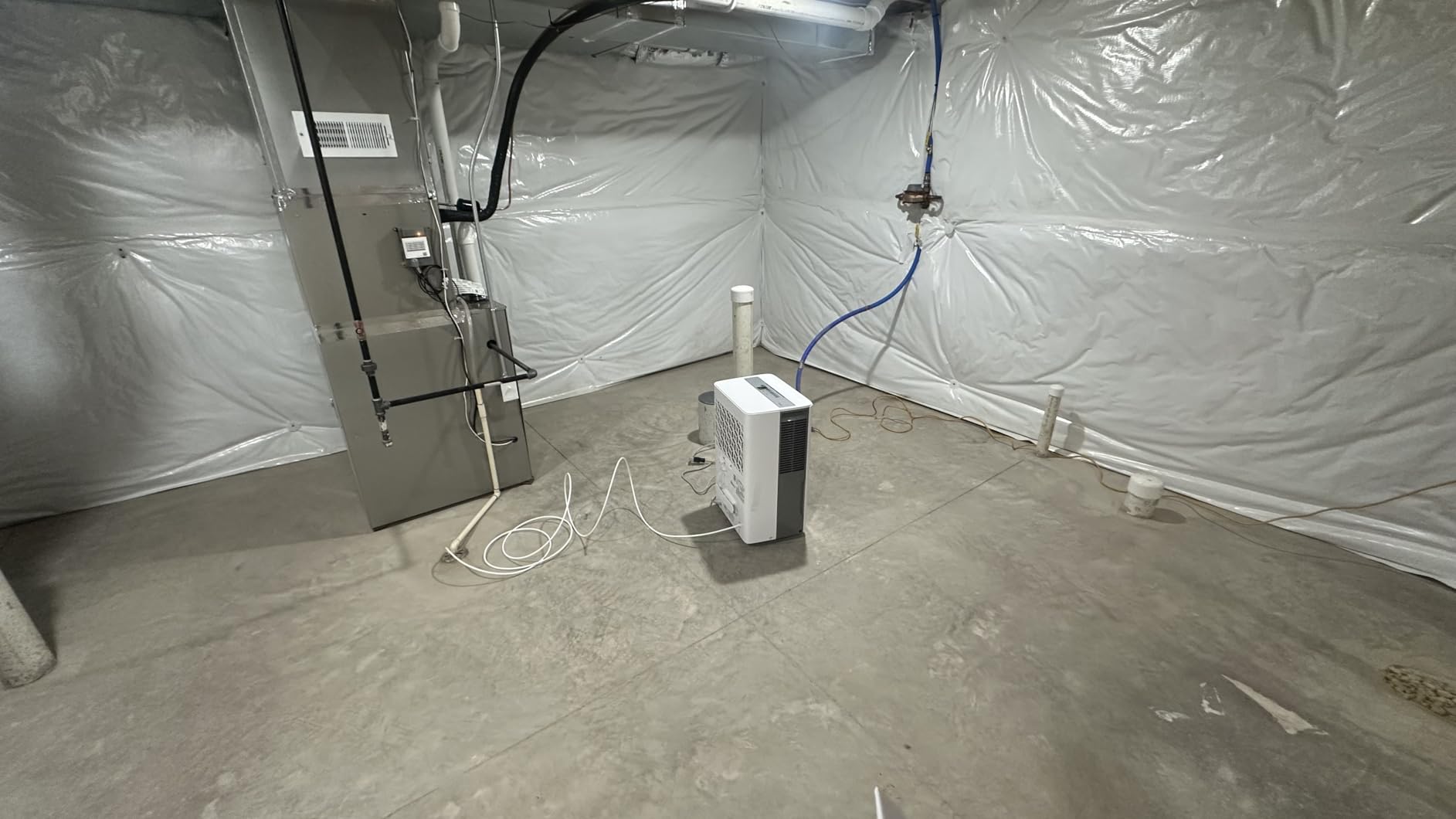 Midea 4,500 Sq. Ft. Dehumidifier With Pump Included, 50 Pint - Ideal For Basements, Large & Medium Sized Rooms, And Bathrooms (White) customer photo 1