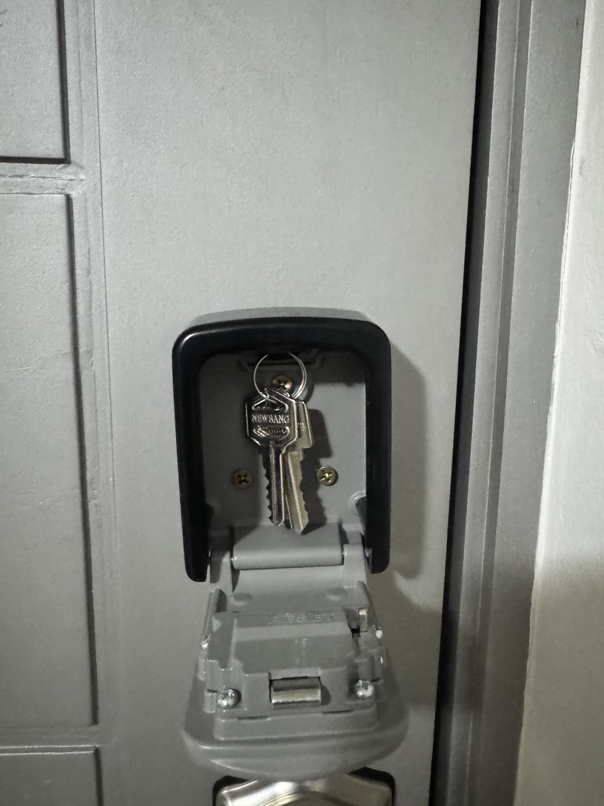 Iron Lock Key Lock Box Wall Mount - Medium Waterproof Heavy-Duty Metal Safe with 4-Digit Combination for Outdoor Access, Home Entry, Rentals and Airbnb Use customer photo 1