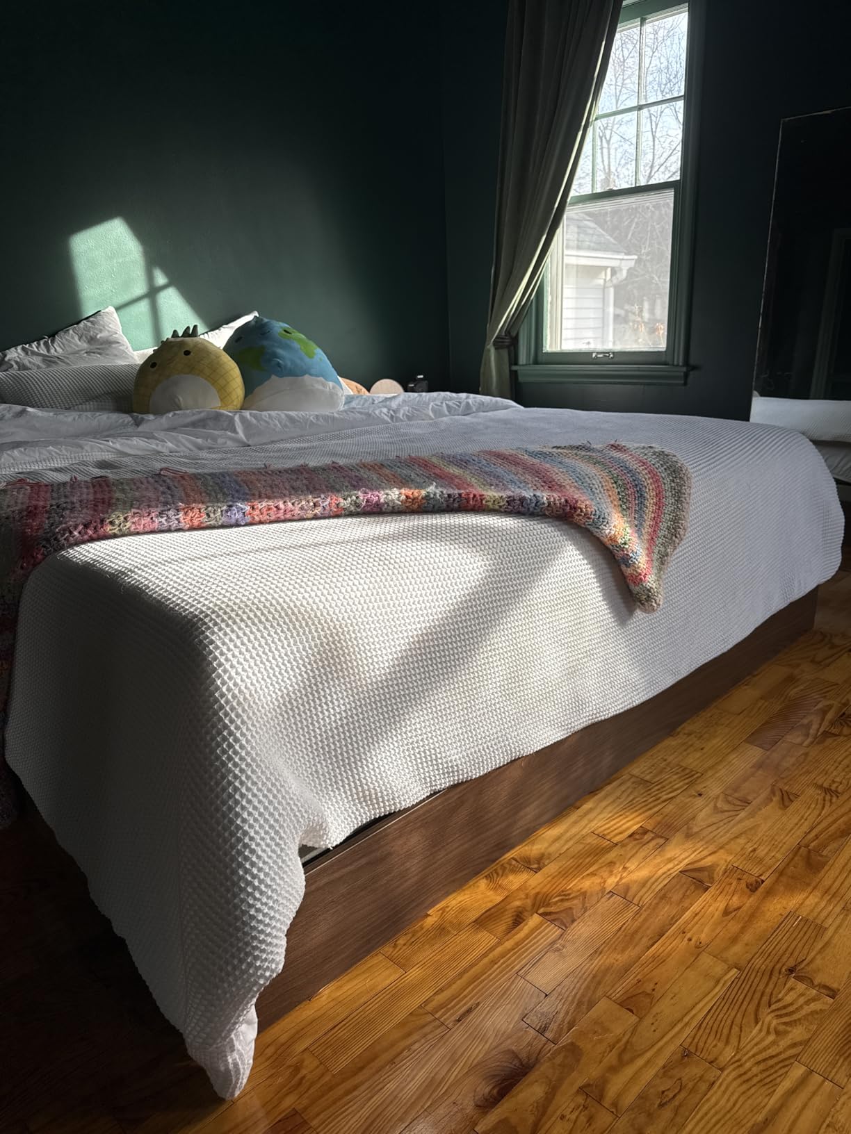 GarveeHome Queen Size Wood Platform Bed Frame with 2 Storage Drawers, Wooden Bed Frame Without Headboard, Wood Slat Support, No Box Spring Needed, Easy Assembly customer photo 1