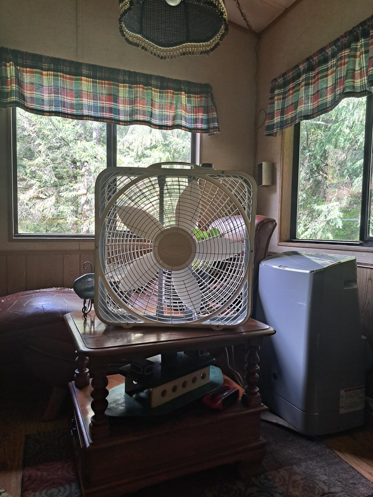 Lasko Weather-Shield Performance Box Fan, 3 Speeds, Innovative Wind Ring System for Up to 30% More Air, Carry Handle for Bedroom, Office, Home, 20 Inch, White, 3720 customer photo 2