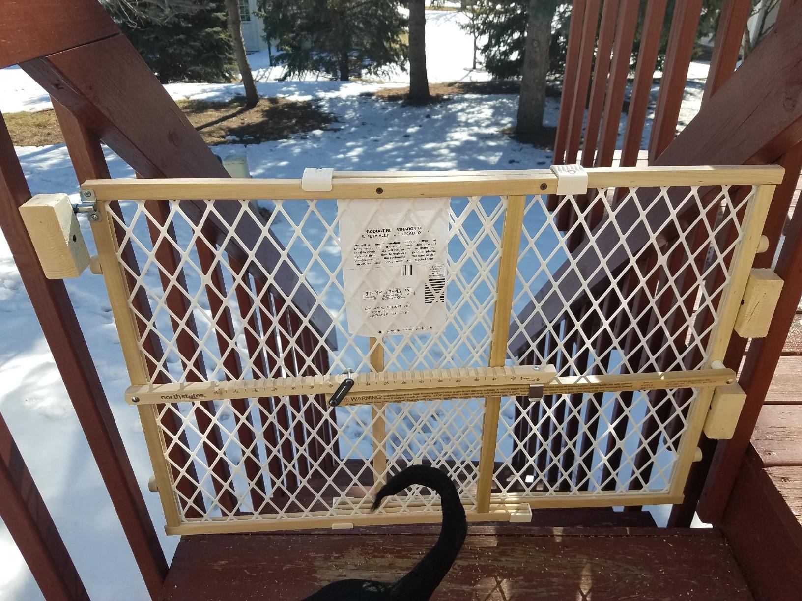 Toddleroo by North States - Diamond Mesh Wooden Baby Gate: Pressure Mounted Baby Gate for Doorways - Adjustable 26.5 to 42 Inches Wide - 23 Inches Tall customer photo 1