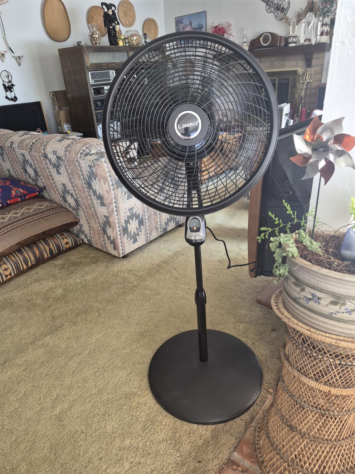 Lasko Oscillating Cyclone Pedestal Fan, Adjustable Height, Timer, Remote Control, 3 Speeds, for Bedroom, Living Room, Home Office, 18 Inch, Black, 1843 customer photo 2