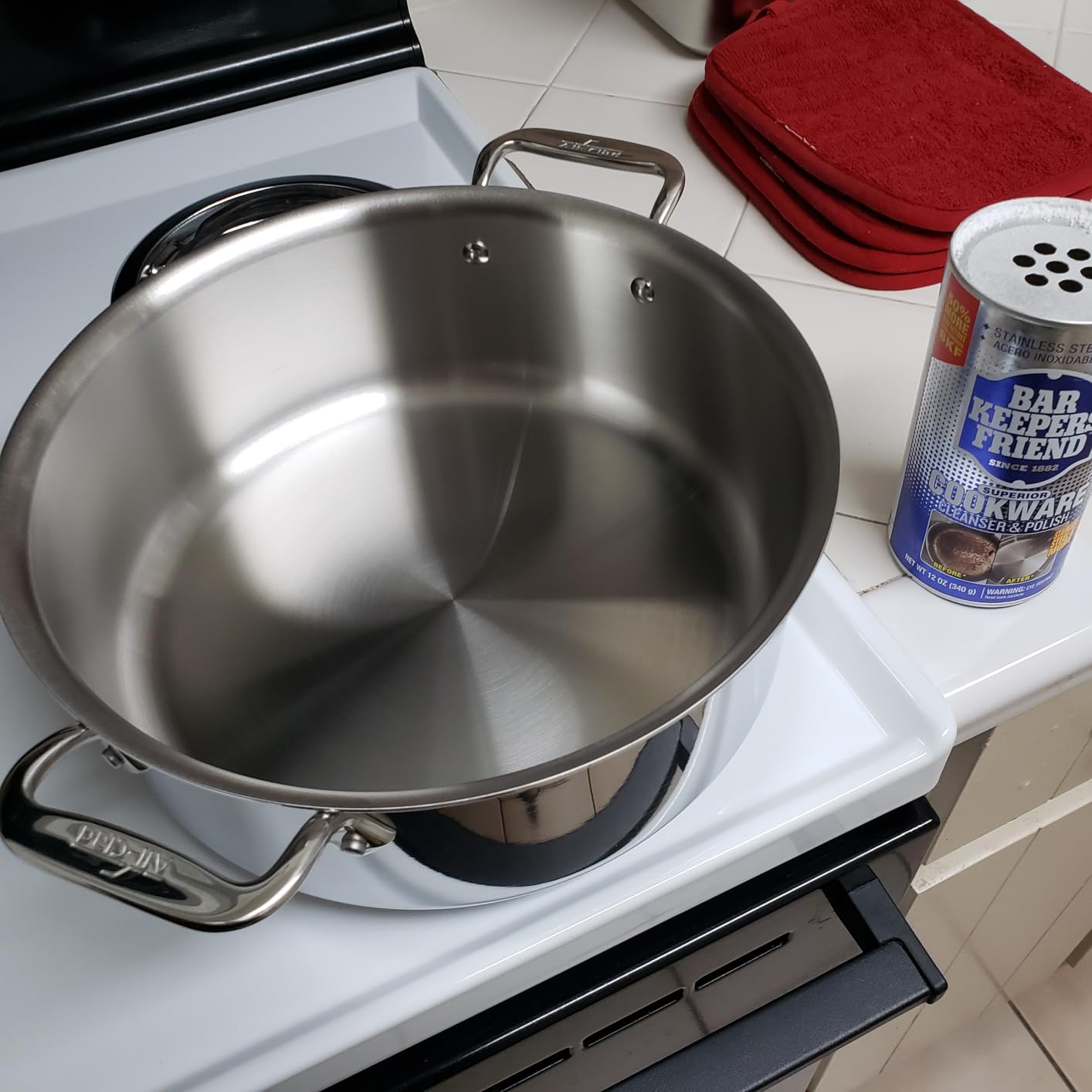 All-Clad D3 Stainless Steel 8 Quart Stockpot Covered - Made in the USA - The Original Bonded Professional Cookware - Oven Safe & Induction Compatible customer photo 1
