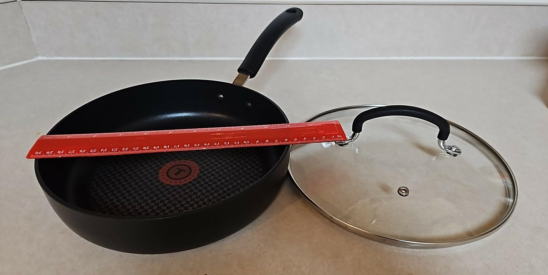 T-Fal Ultimate Hard Anodized Nonstick Fry Pan With Lid 10 Inch, Oven Broiler Safe 400F, Lid Safe 350F, Cookware, Kitchen, Home, Versatile Frying Pan, Skillet, Pots and Pans, Dishwasher Safe, Onyx customer photo 1