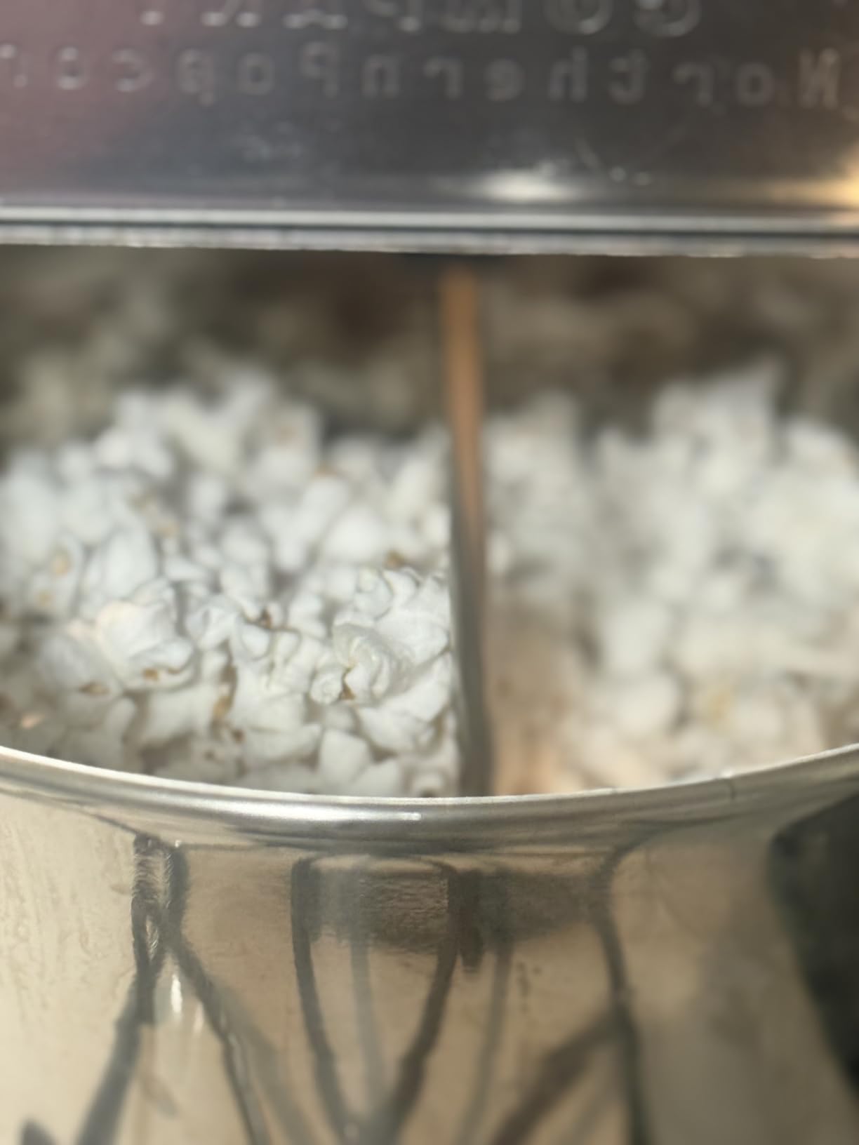 Stovetop Popcorn Maker - 6.5-Quart Stainless-Steel Popcorn Popper with a Hand Crank, Vented Lid, and Stir Paddle by Great Northern Popcorn (Silver) customer photo 1
