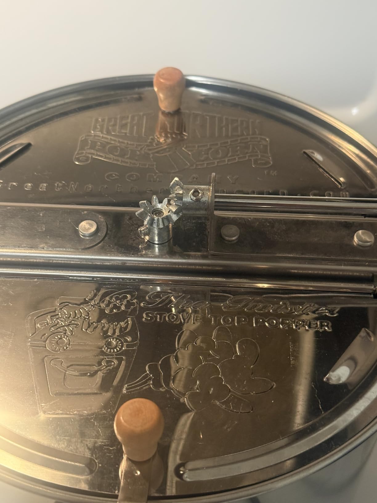 Stovetop Popcorn Maker - 6.5-Quart Stainless-Steel Popcorn Popper with a Hand Crank, Vented Lid, and Stir Paddle by Great Northern Popcorn (Silver) customer photo 2