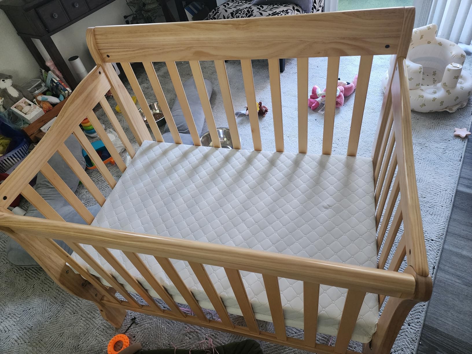 Dream On Me Aden 4-in-1 Convertible Mini Baby Crib, GREENGUARD Gold & BSA Certified, Sustainable Pinewood, Non-Toxic Finish, 3 Mattress Heights, Converts to Mini Day & Twin-Size Bed - White customer photo 2