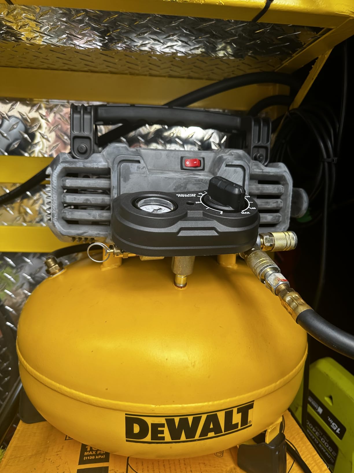DEWALT Pancake Air Compressor, 6 Gallon, 165 PSI (DWFP55126) customer photo 1