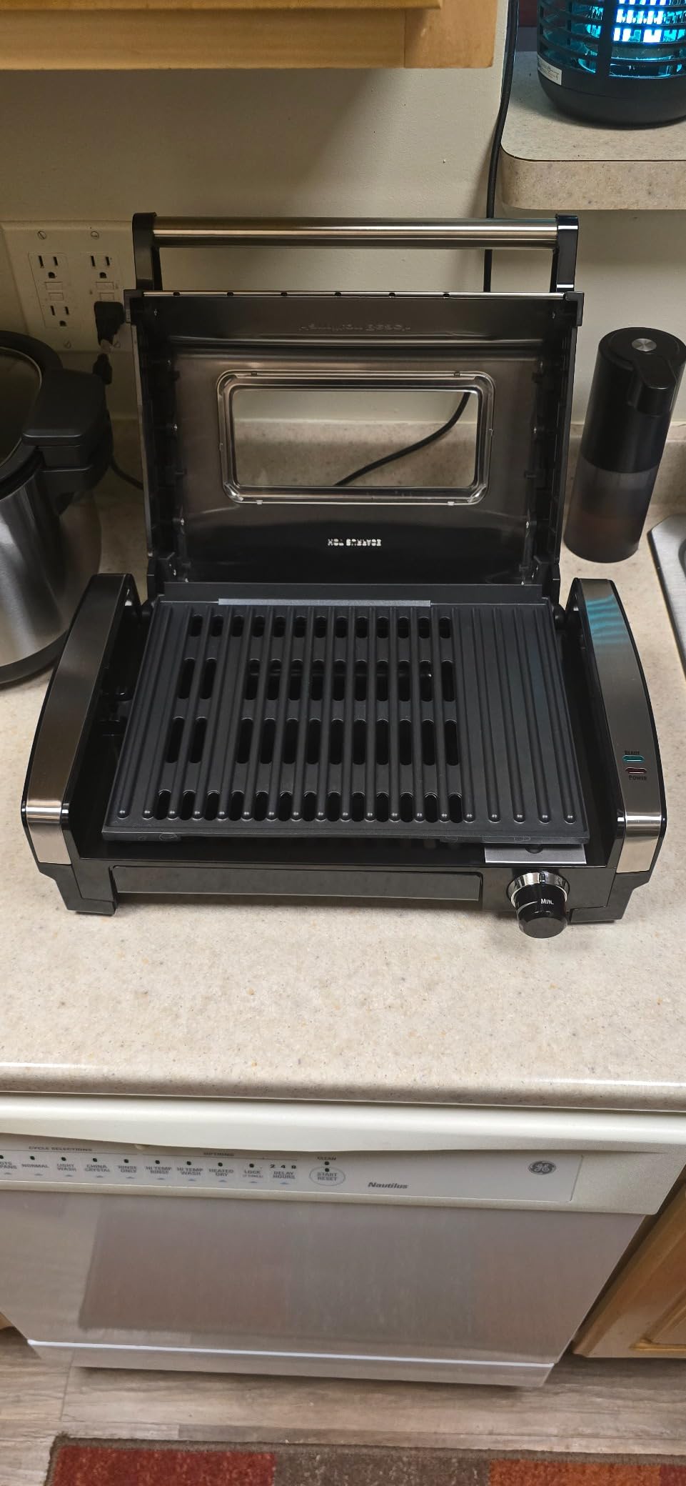 Hamilton Beach Electric Indoor Searing Grill with Viewing Window and Adjustable Temperature Control to 450F, 118 sq. in. Surface, PFAS-Free Removable Nonstick Grate, Stainless Steel customer photo 2