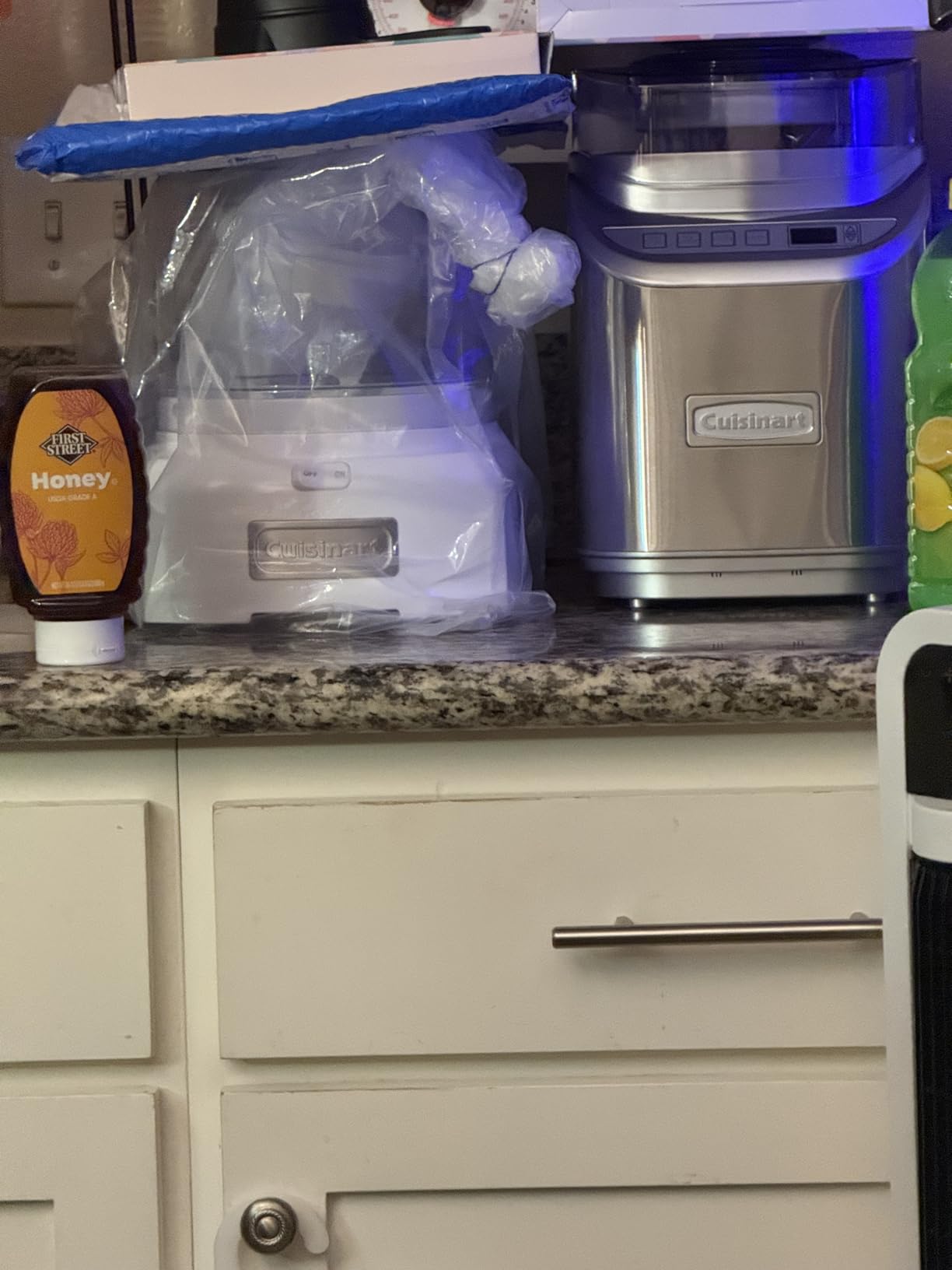 Cuisinart Ice Cream Maker Machine, 2-Quart Stainless Steel Frozen Yogurt, Gelato, Sorbet, Ready in 20 Minutes, LCD Screen and Timer, ICE-70P1 customer photo 2