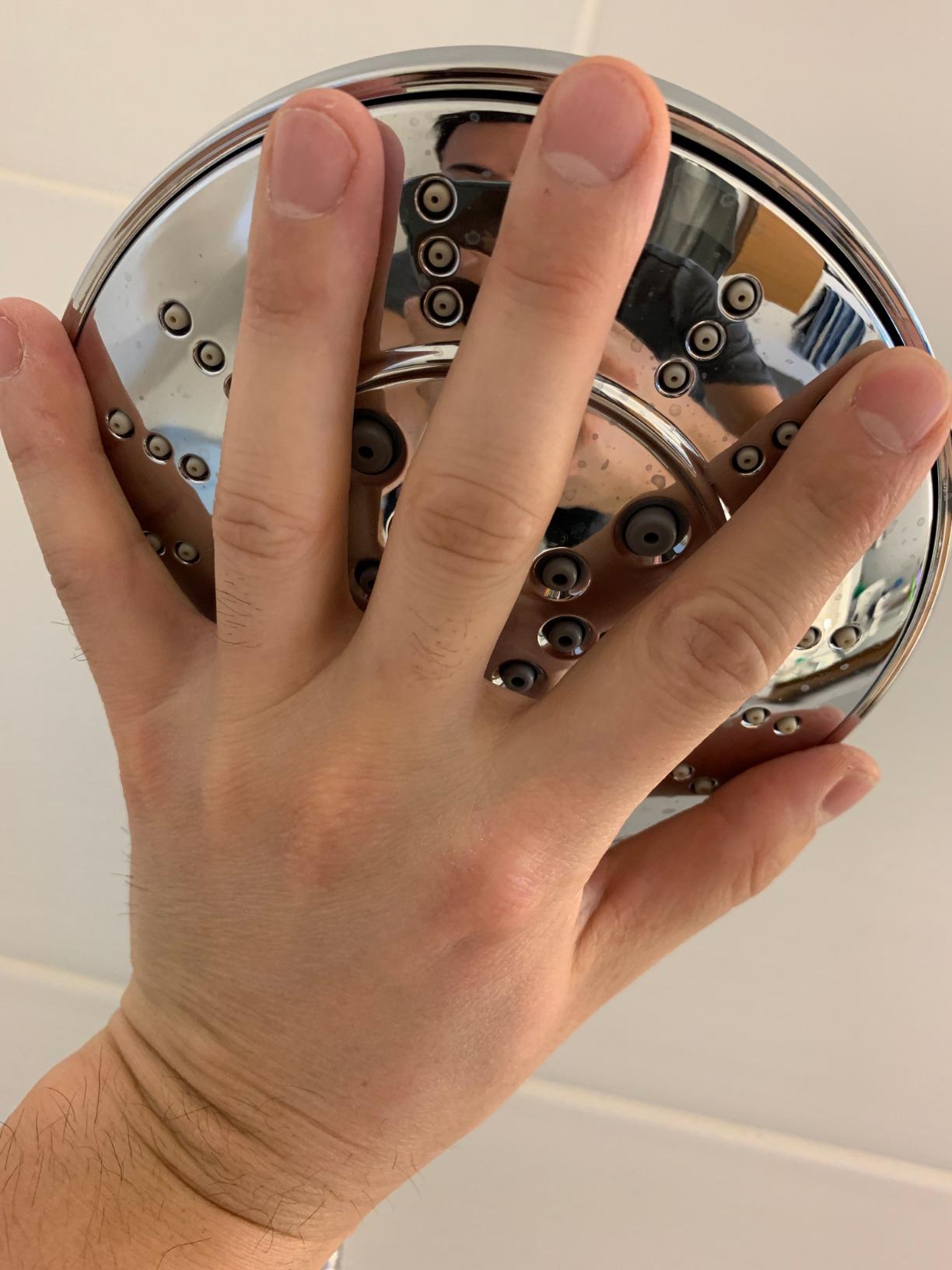 Moen Engage Chrome Magnetix Six-Function 5.5-Inch Wide Handheld Shower Head with Hose and Magnetic Docking System, 26112 customer photo 1