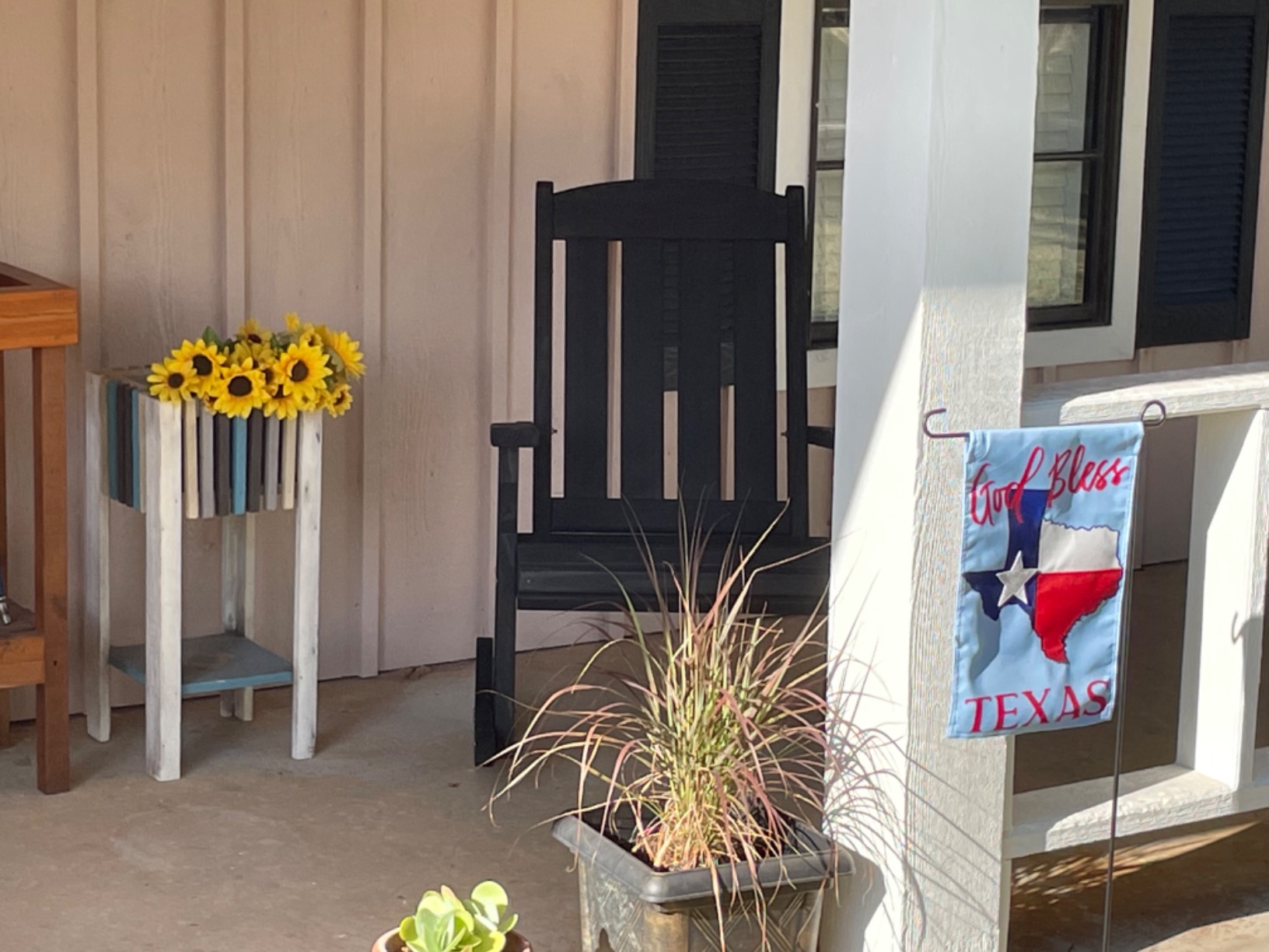 Amish Heavy Duty 600 Lb Mission Pressure Treated Rocking Chair (Cedar Stain) customer photo 1