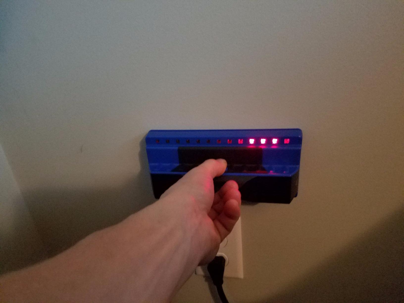 Franklin Sensors ProSensor 710+ Stud Finder with 13-Sensors, Wood & Metal Stud Detector/Wall Scanner, Built-in Bubble Level, Made in The USA customer photo 2