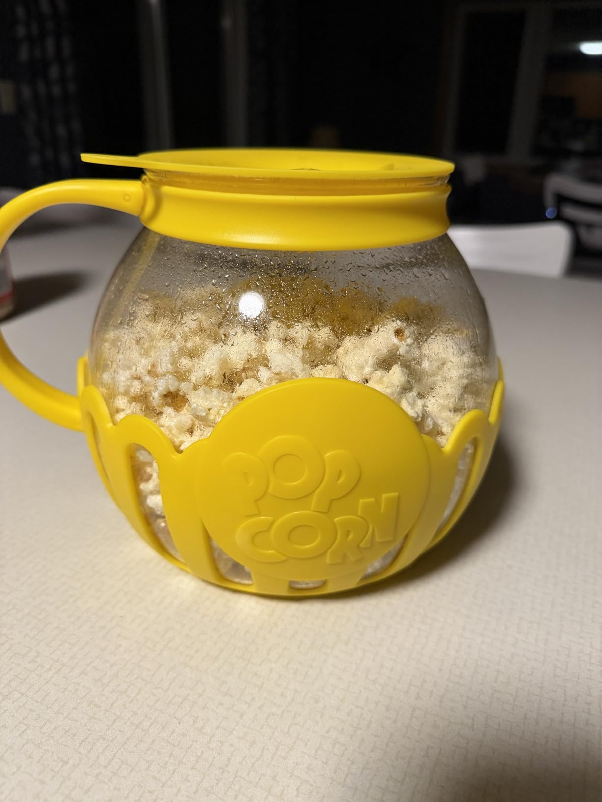 Ecolution Patented Micro-Pop Microwave Popcorn Popper with Temperature Safe Glass, 3-in-1 Lid Measures Kernels and Melts Butter, Made Without BPA, Dishwasher Safe, 3-Quart, Red customer photo 2