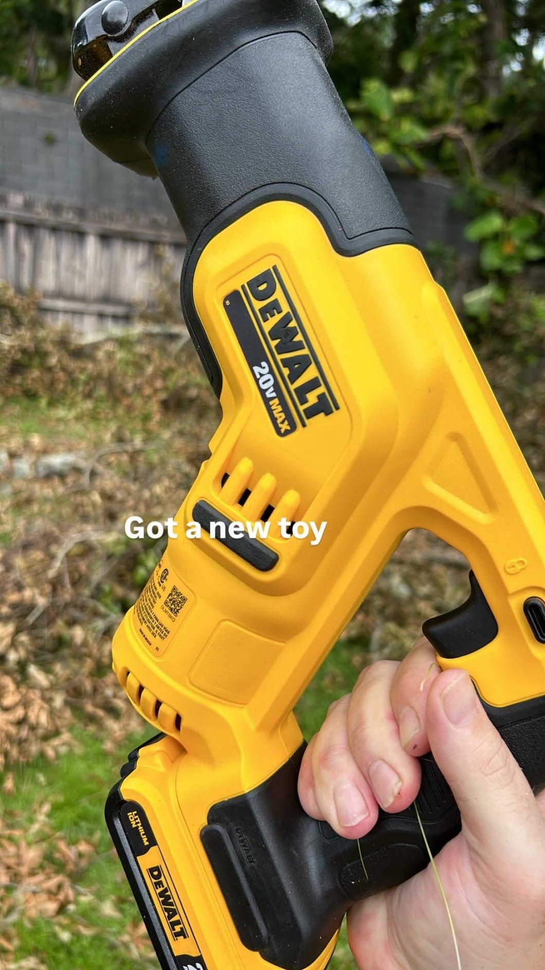 DEWALT 20V MAX* Cordless Reciprocating Saw Kit, Compact, 2-Amp Hour (DCS387D1) customer photo 1