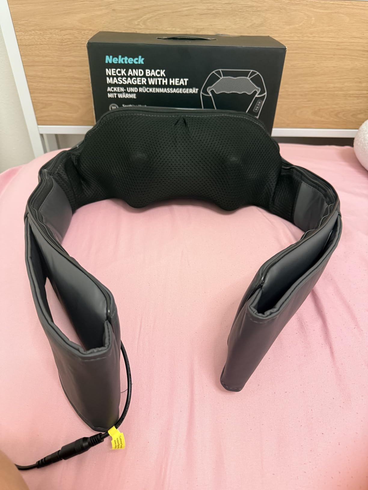 Nekteck Shiatsu Neck Massager with Heat for Pain Relief Deep Tissue, 2026 Upgraded 3D Back Shoulder Kneading Massage Pillow, Relaxation Gifts for Mom Dad Father's Day, Black (NOT Cordless) customer photo 1