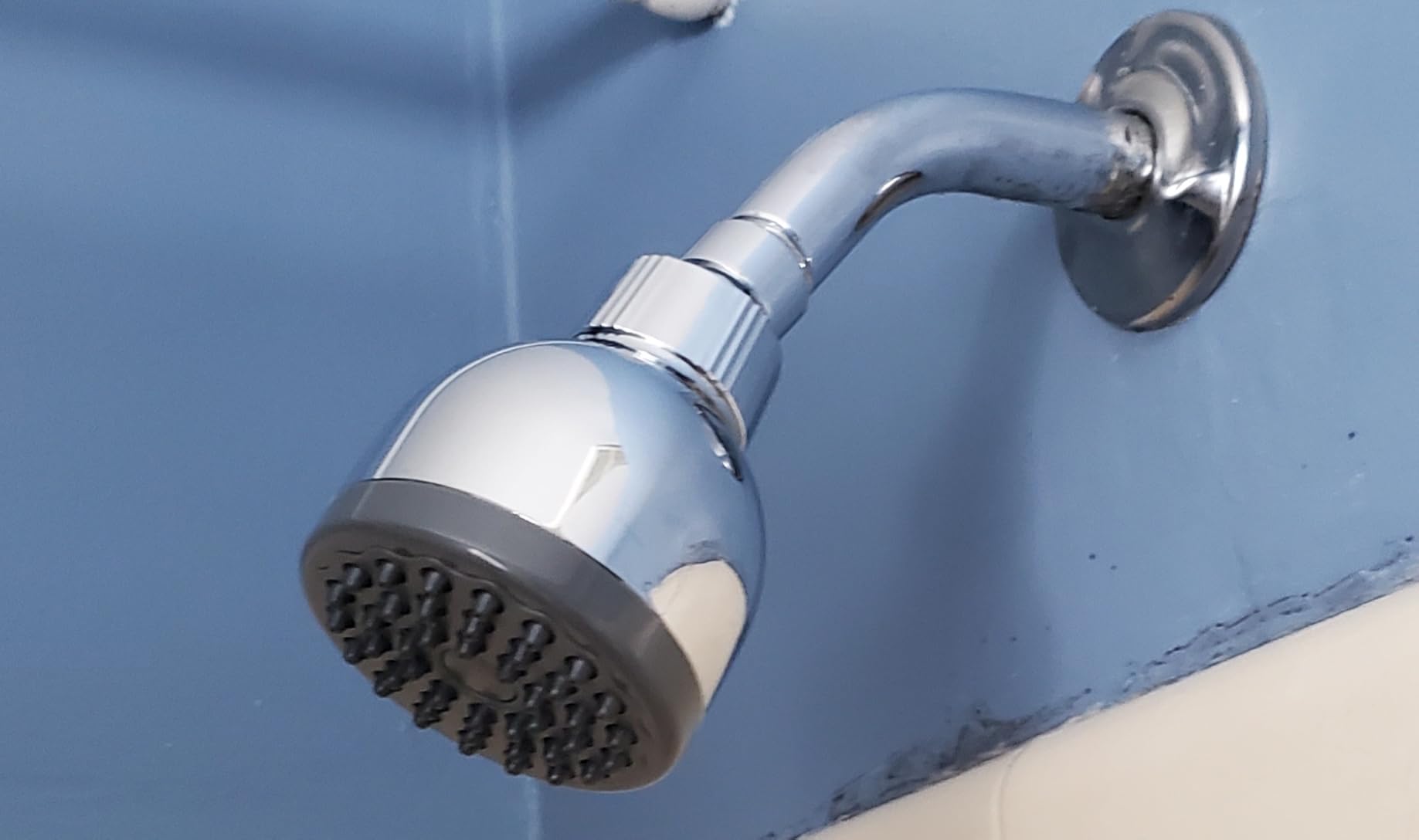 Aqua Elegante High Pressure Shower Head - Best 3 Inch Wall Mount Bathroom Showerhead For Boosting Low Flow With Anti-Clog Nozzles & Adjustable Brass Ball Joint - 2.5 GPM - Polished Chrome customer photo 2