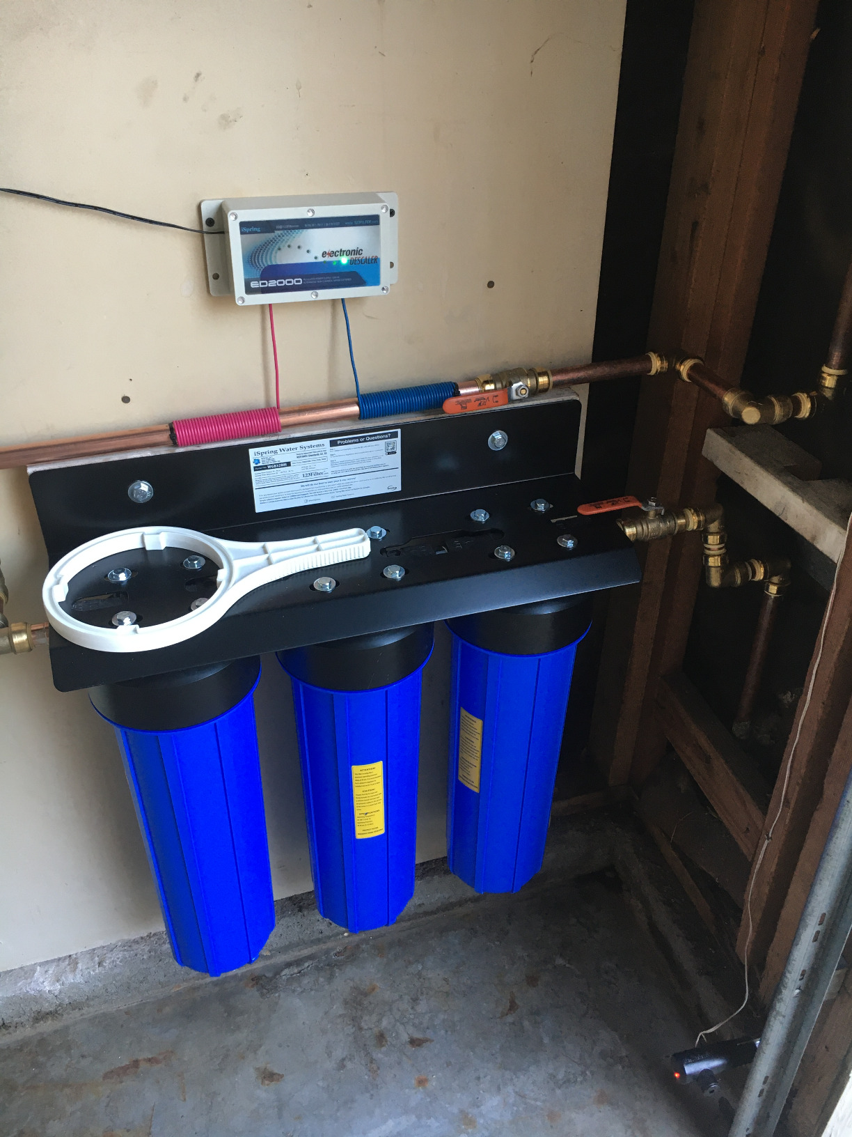 iSpring Whole House Water Filter System, Reduces Iron, Manganese, Chlorine, Sediment, Taste, and Odor, 3-Stage Iron Filter Whole House, Model: WGB32BM customer photo 1