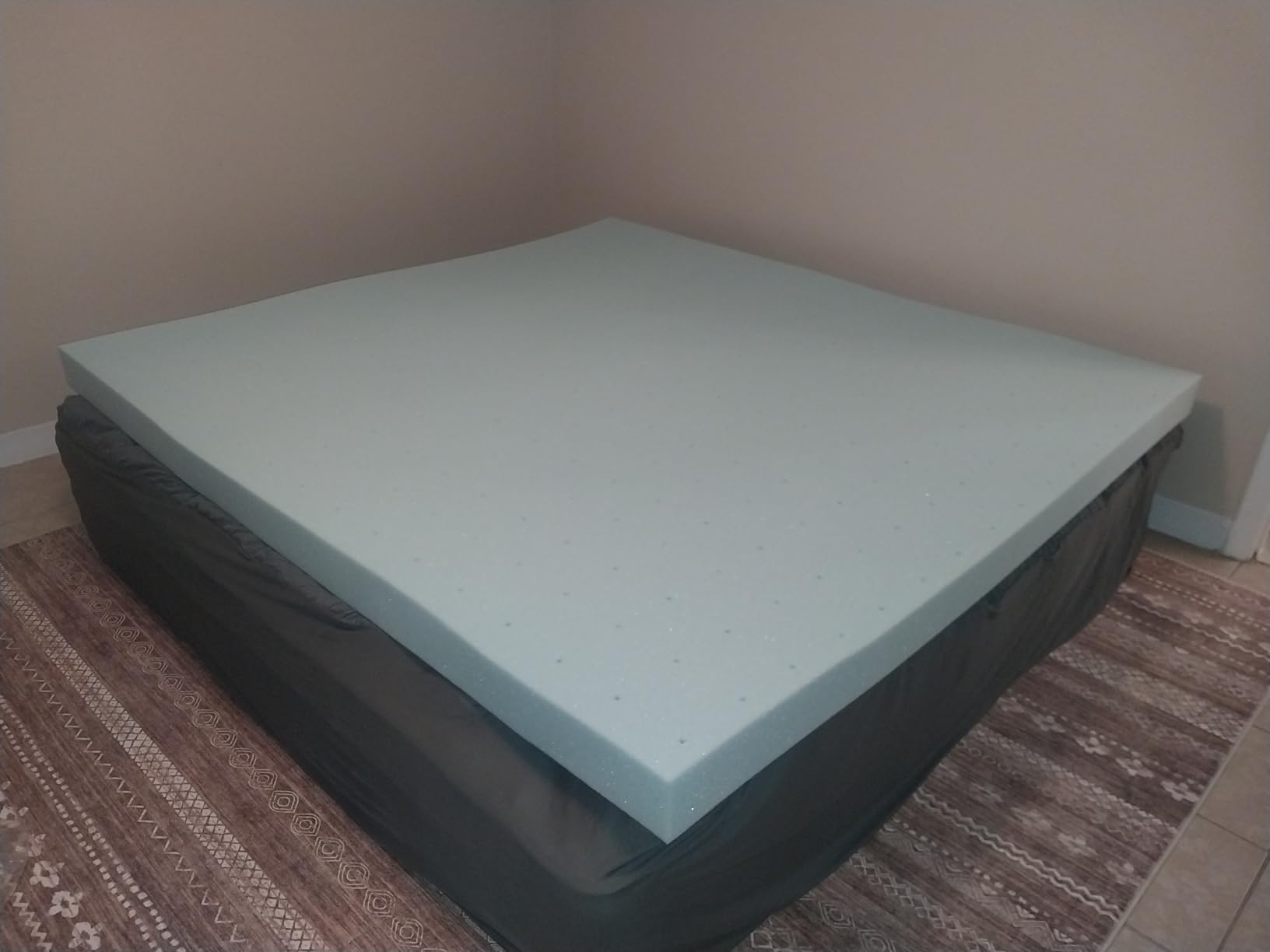 Lucid 4 Inch Memory Foam Mattress Topper, Queen Size - Cooling Gel Bed Topper - Pressure-Relieving Ultra Plush Feel customer photo 2