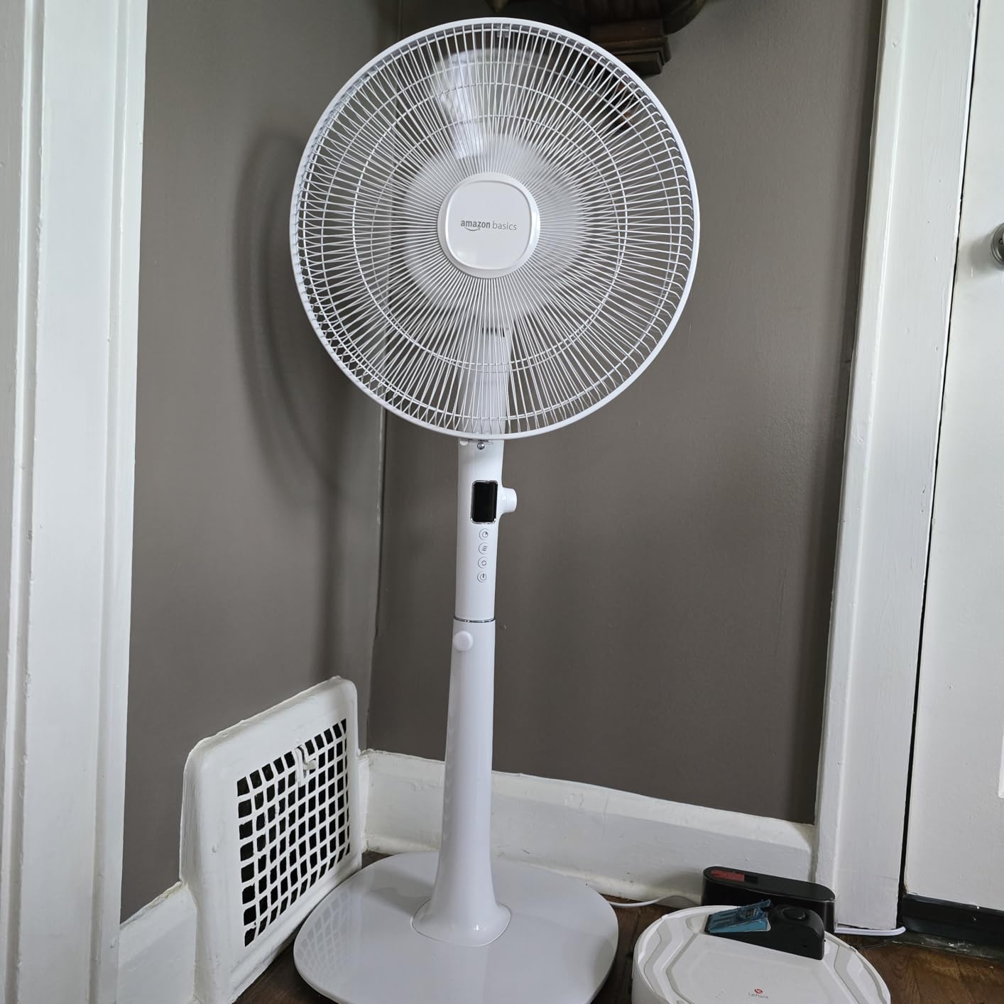 Amazon Basics 16 Pedestal Fan with Remote for Bedroom, Living Room, Office, Adjustable Height, Dual-Layered Blades, 3 Speeds, 3 Modes, Timer, Tilt Head, 60W, Black customer photo 1