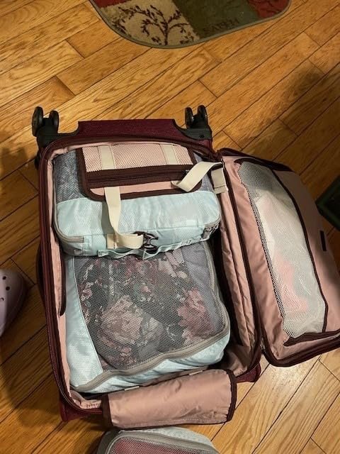 Travelpro Platinum Elite Softside Expandable Checked Luggage, 8 Wheel Spinner Suitcase, TSA Lock, Men and Women, Rich Espresso Brown, Checked Medium 25-Inch customer photo 2