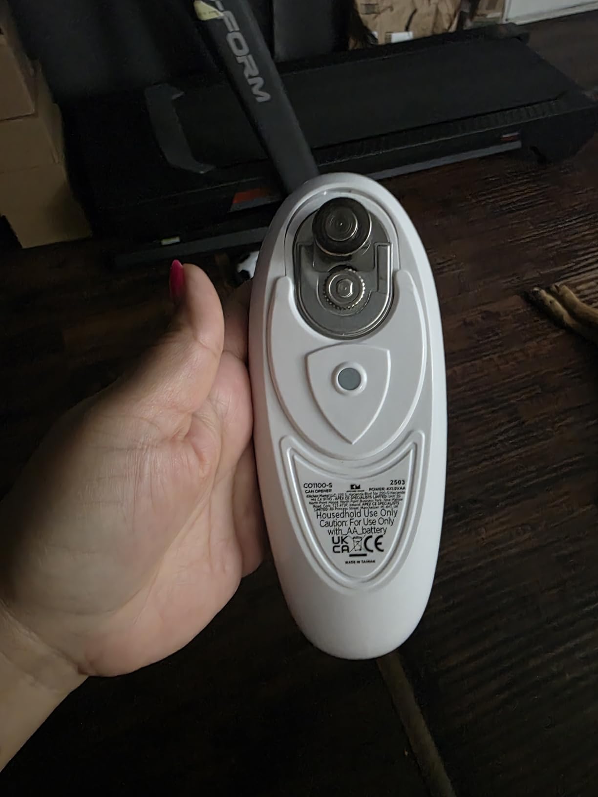 Kitchen Mama Auto Electric Can Opener: Open Your Cans with A Simple Press of Button - Automatic, Hands Free, Smooth Edge, Battery Operated, YES YOU CAN (Red) customer photo 2