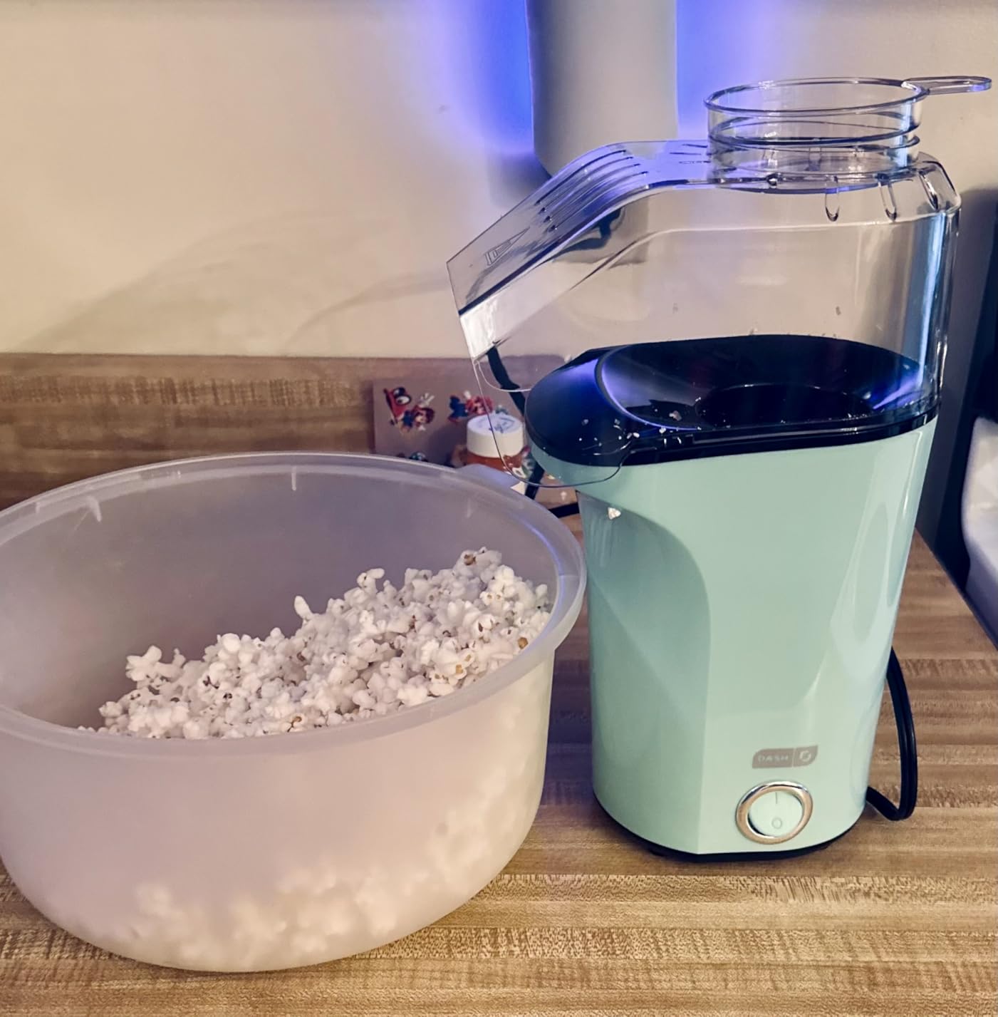 DASH Fresh Pop Popcorn Maker - Oil-Free, Air Popcorn Popper - With Measuring Cup & Recipe Guide - Perfect for Movie Nights - 16 Cups, White customer photo 2