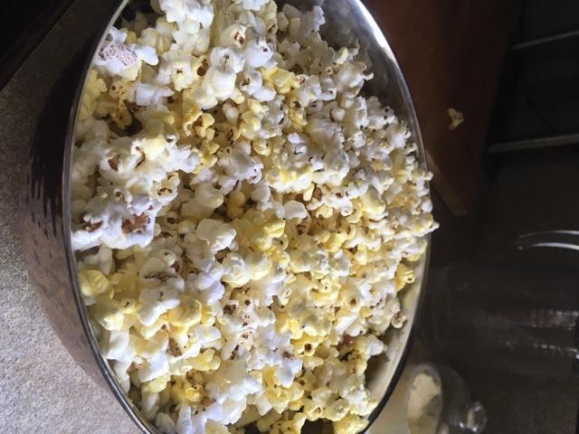 Cook N Home Stovetop Popcorn Popper with Crank, 6-Quart Aluminum Popcorn Pot, Silver customer photo 2