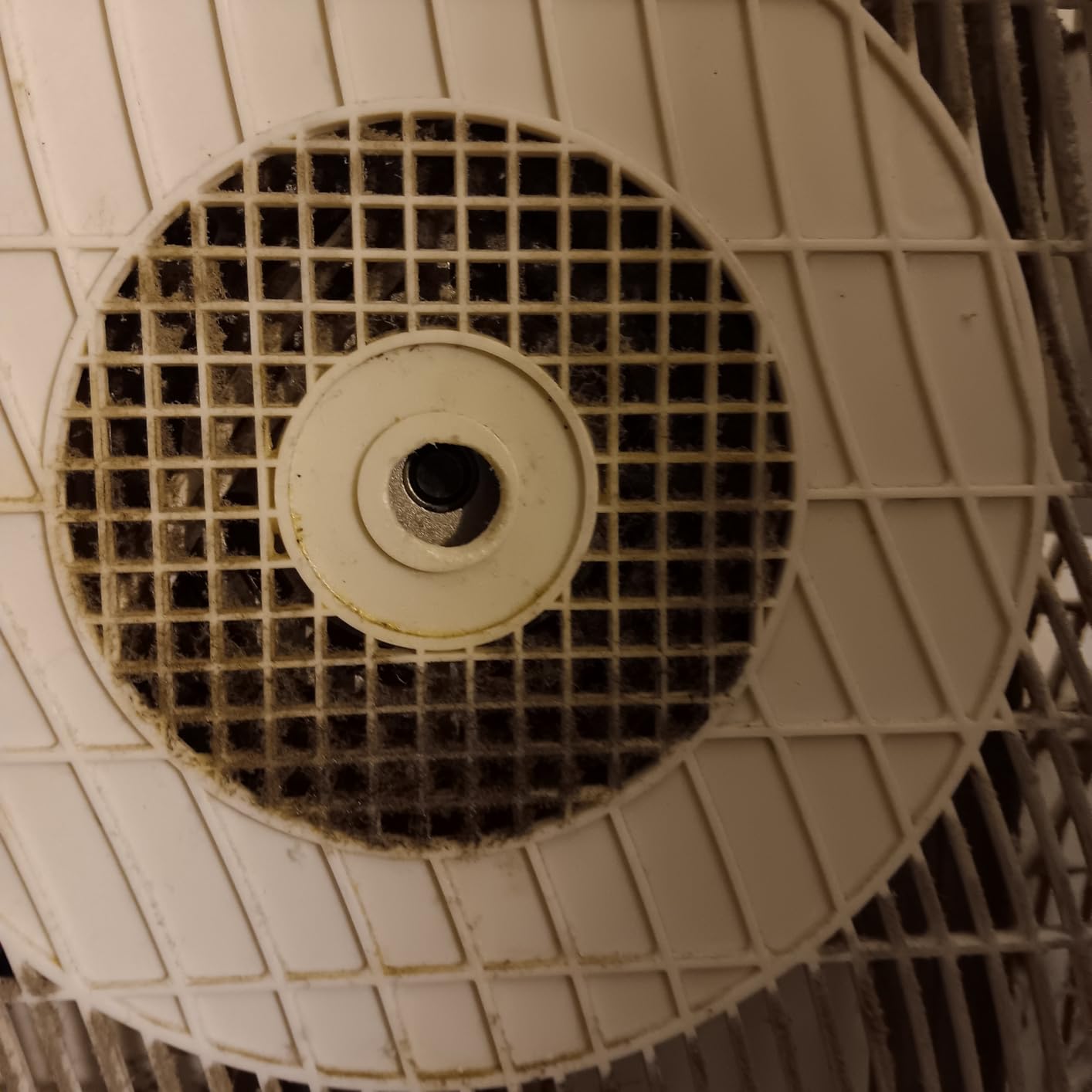 Comfort Zone Box Fan with Carry Handle, 20 inch, 3 Speed Full-Force Air Circulation with Air Conditioner, Floor Fan, Bedroom Fan, Airflow 15.03 ft/sec, Ideal for Home, Bedroom & Office, CZ200ABK customer photo 1
