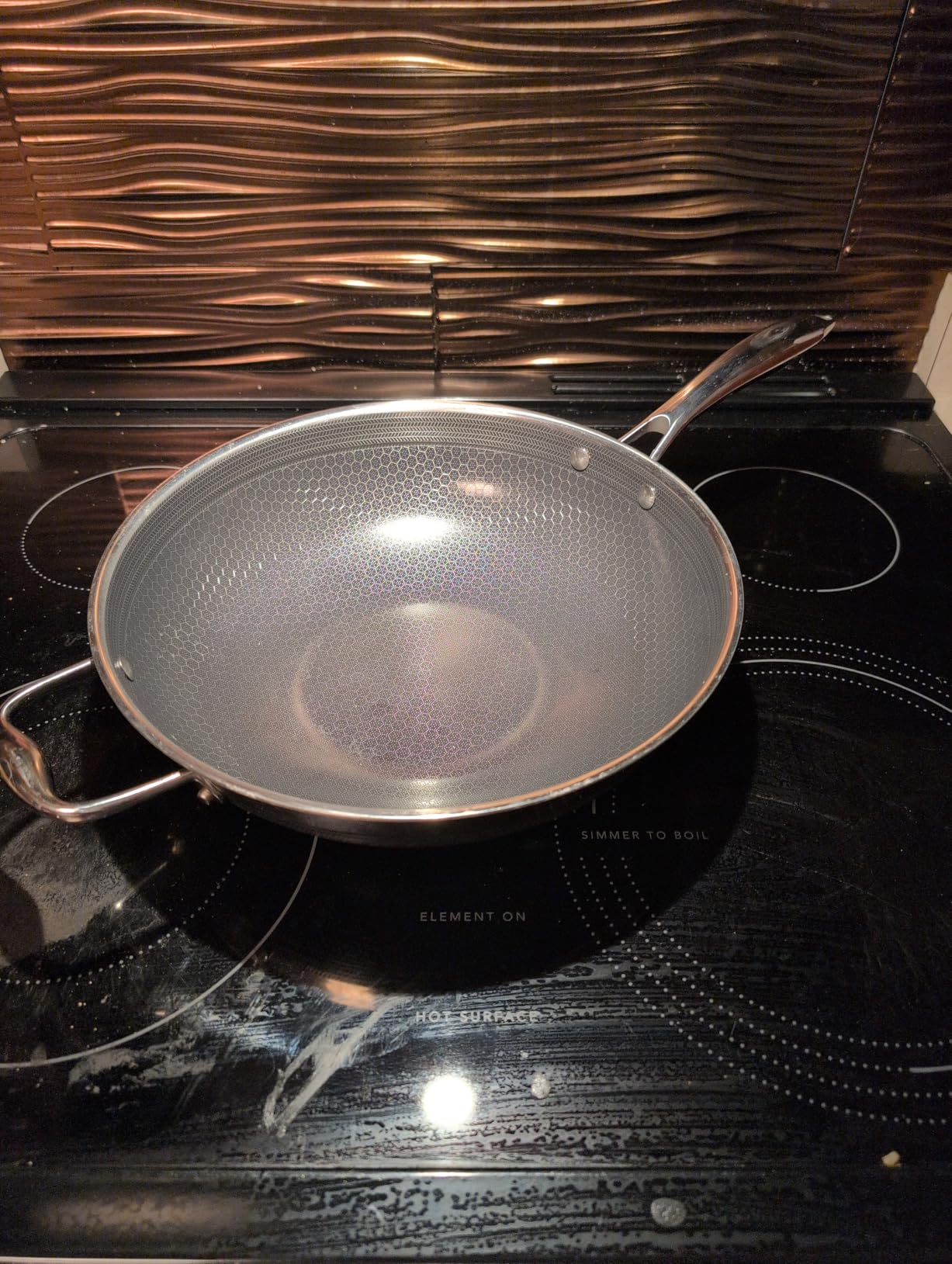 HexClad Hybrid Nonstick 12-Inch Wok, Stay-Cool Handle, Dishwasher-Friendly, Oven-Safe Up to 900F, Induction Ready, Compatible with All Cooktops customer photo 1