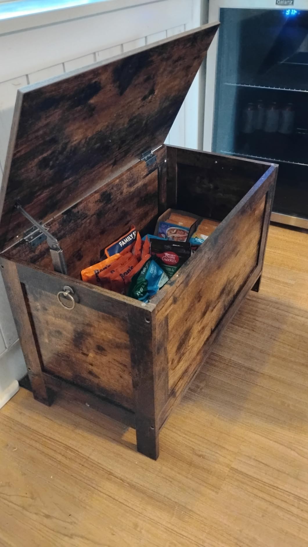 HOOBRO Toy Box, Retro Wooden Look Storage Chest with Safety Hinge customer photo 2