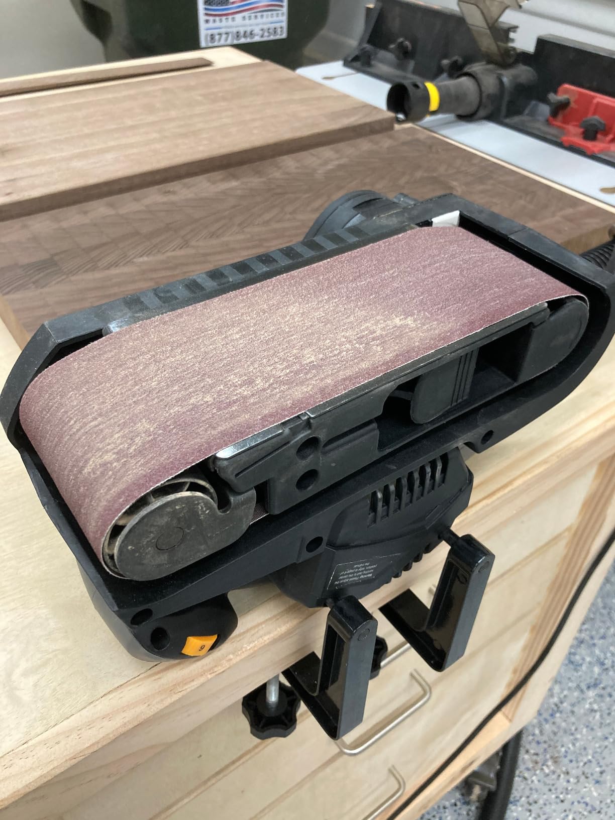 Jellas 7Amp Belt Sander 3 x 21-Inch with Dust Bag, Variable-Speed Control, 2 in 1 Vacuum Adapter for Woodworking customer photo 1