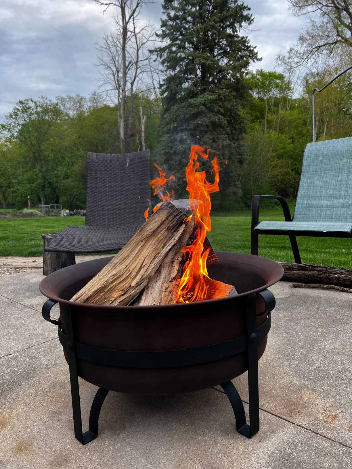 Sunnydaze 29-Inch Cauldron Wood-Burning Outdoor Fire Pit for Patio and Backyard - Round Steel Outside Firepit Bowl with Cover, Removable Ash Pan, Spark Screen, and Poker Tool - Dark Bronze Finish customer photo 2