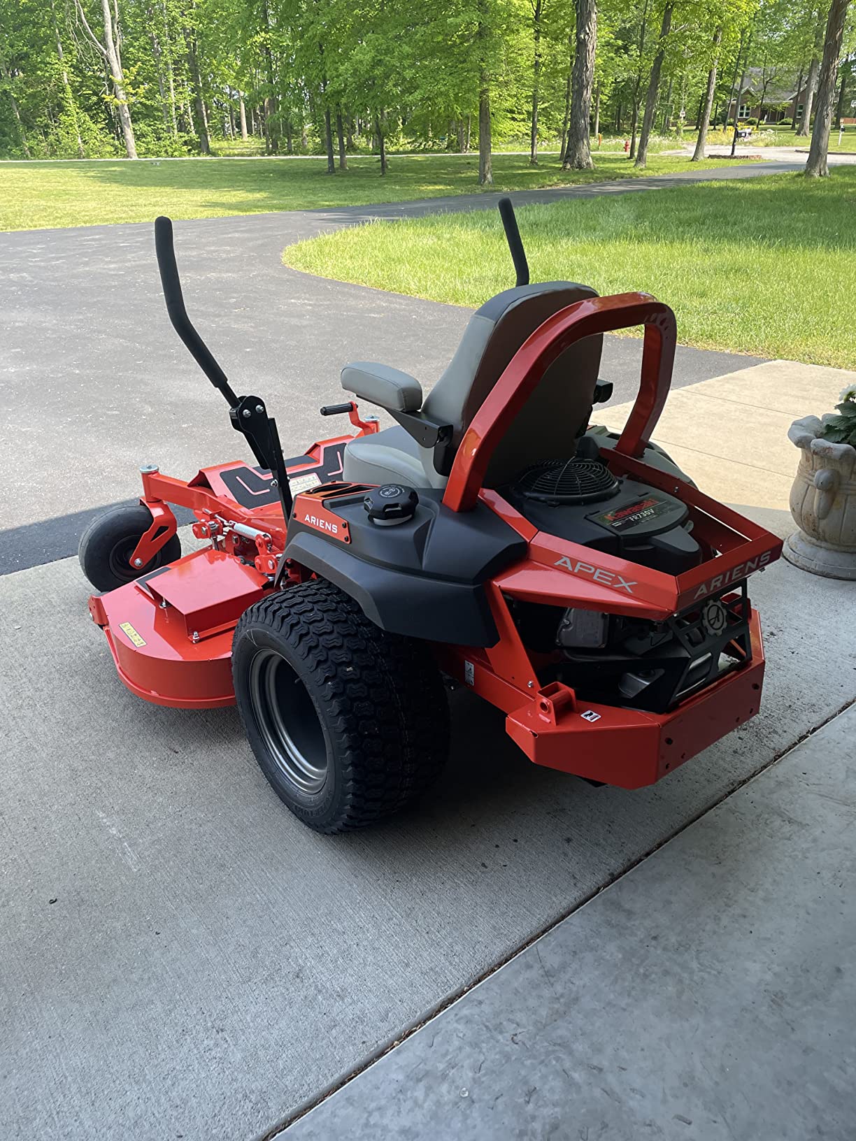 Apex Zero Turn Radius Tractor, 24-HP FR730 Kawasaki Engine, 60-in. Deck customer photo 2